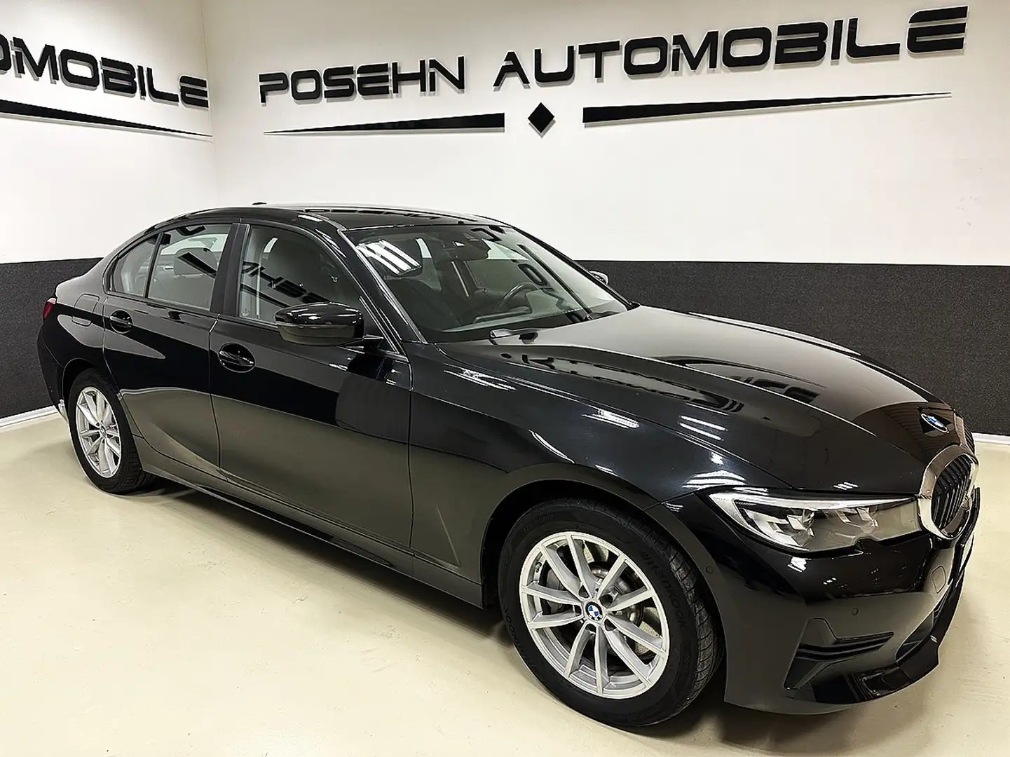 BMW 330 e xDrive Lim. HYBRID Advantage LED Navi Kamera Zwart - 1