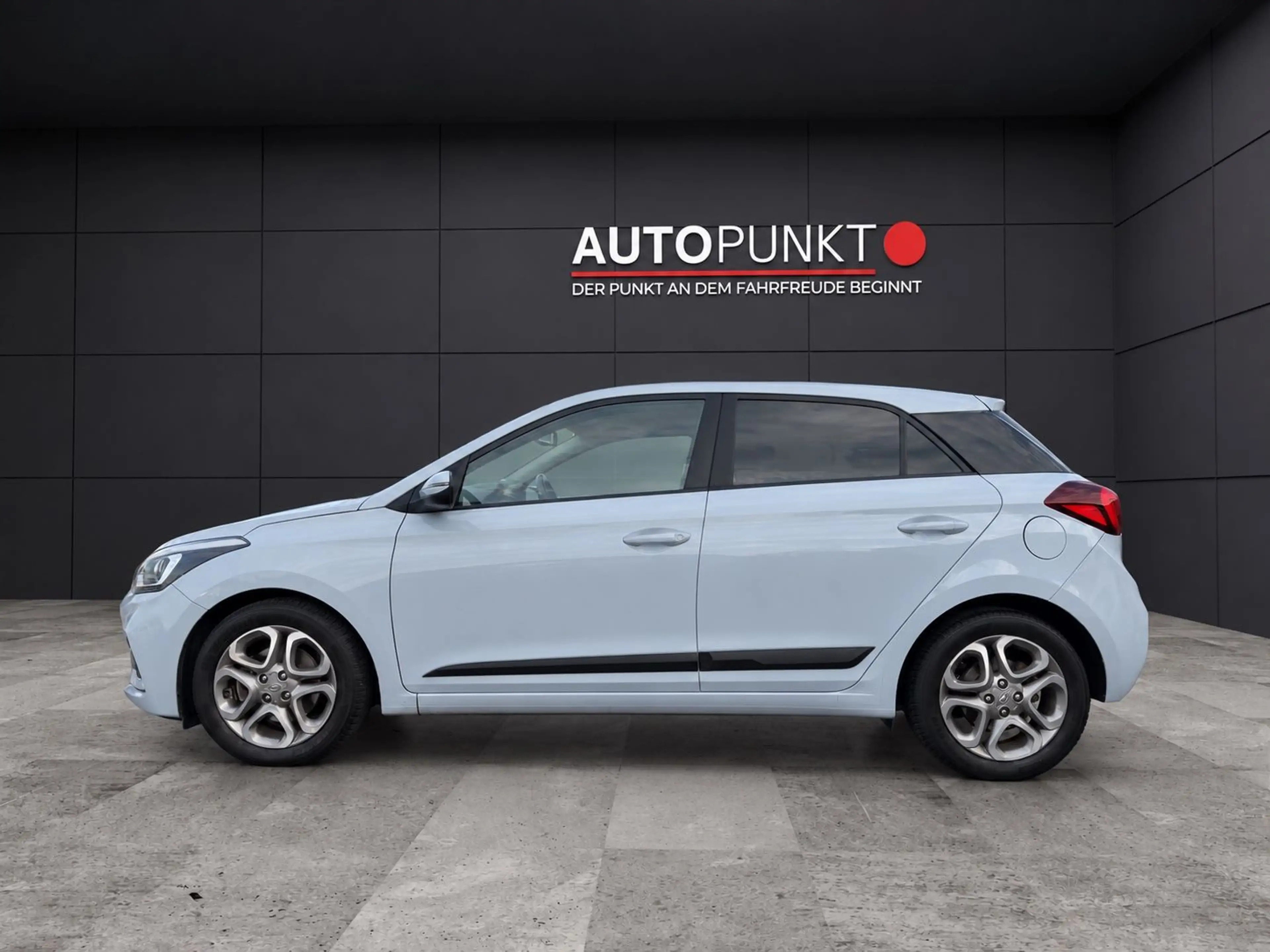 Hyundai i20 ACTIVE 1.HAND STYLE AUT. NAVI R-KAMERA LED — photo 5