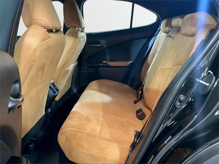 Lexus UX 2026, foto 11