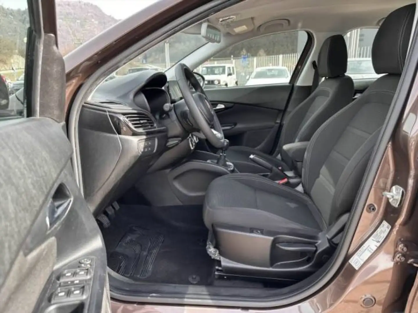 Fiat Tipo 1.6 Mjt S&S SW Life Bronze - 2
