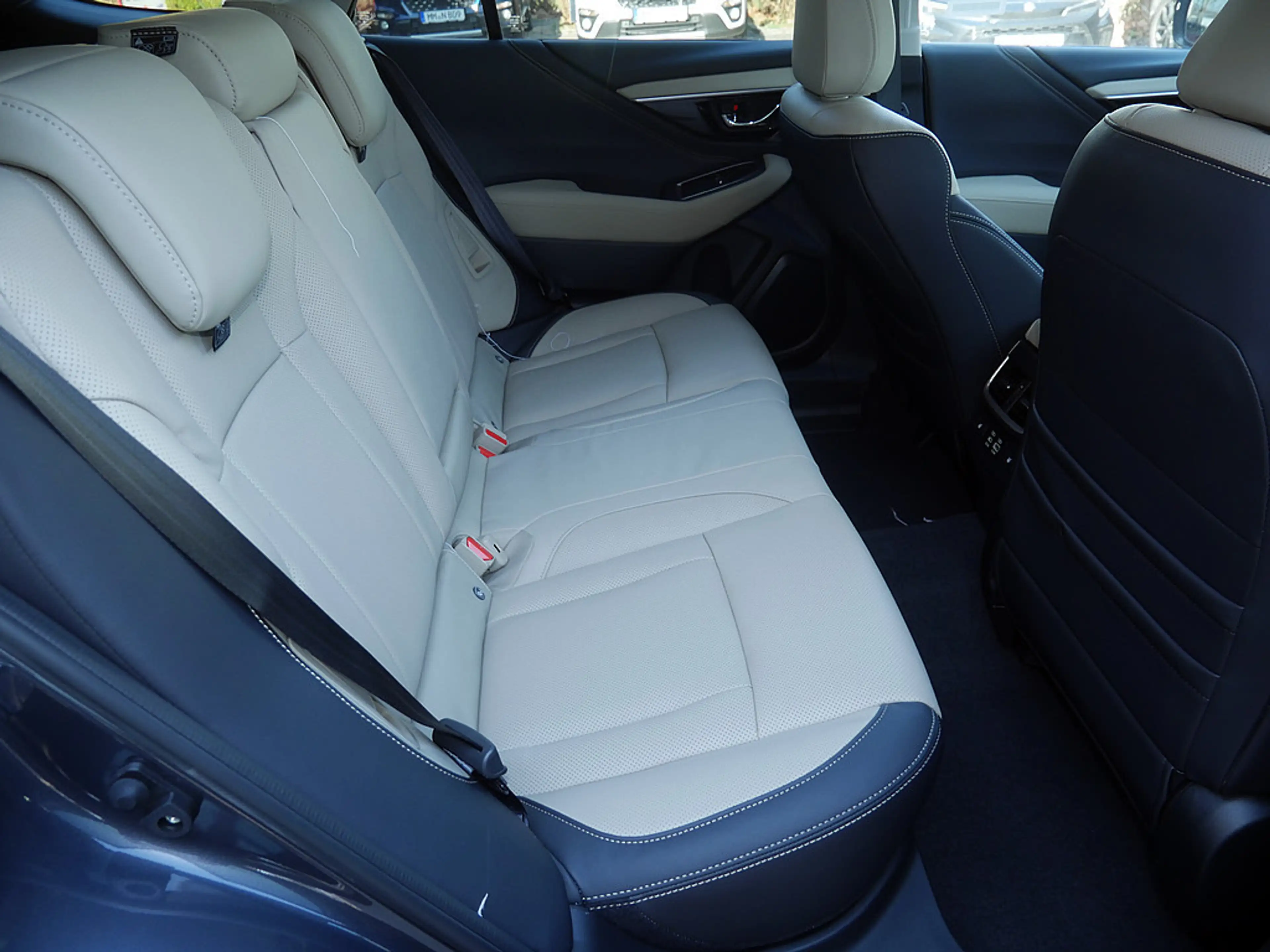 Subaru OUTBACK 2.5i Platinum SHZ KAMERA HGSD ACC LED — photo 10