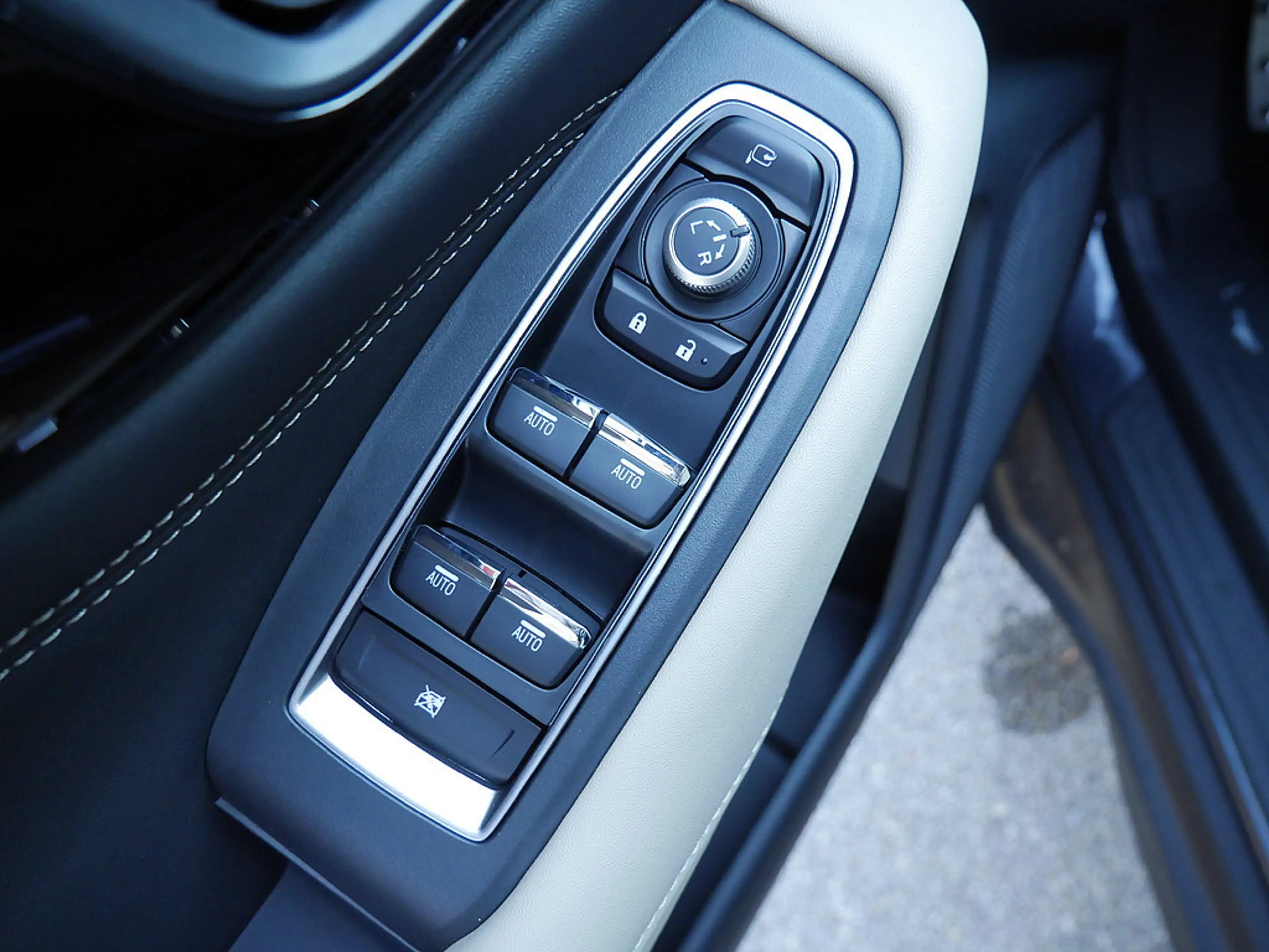 Subaru OUTBACK 2.5i Platinum SHZ KAMERA HGSD ACC LED — photo 11