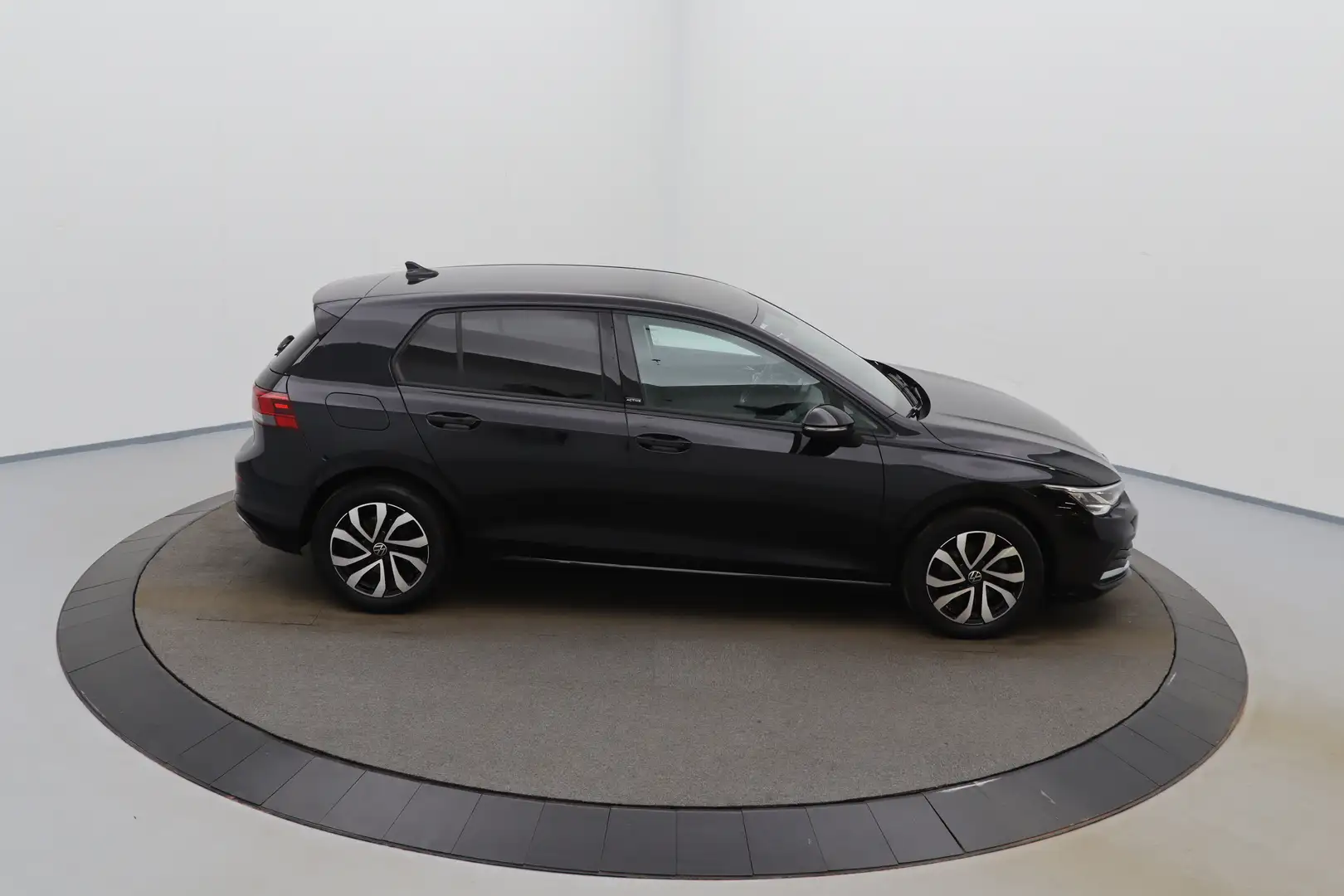 Volkswagen Golf 1.0 TSI Active OPF LED GPS PDC CAM Carplay ACC Tre Zwart - 2
