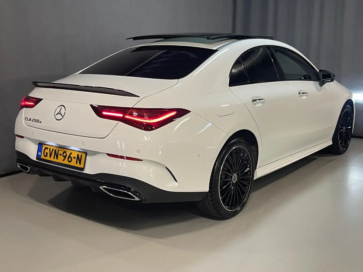 Mercedes-Benz CLA 250 e AMG Line FACELIFT 19"/Panoramadak/Matrix LED/Sto Wit - 2