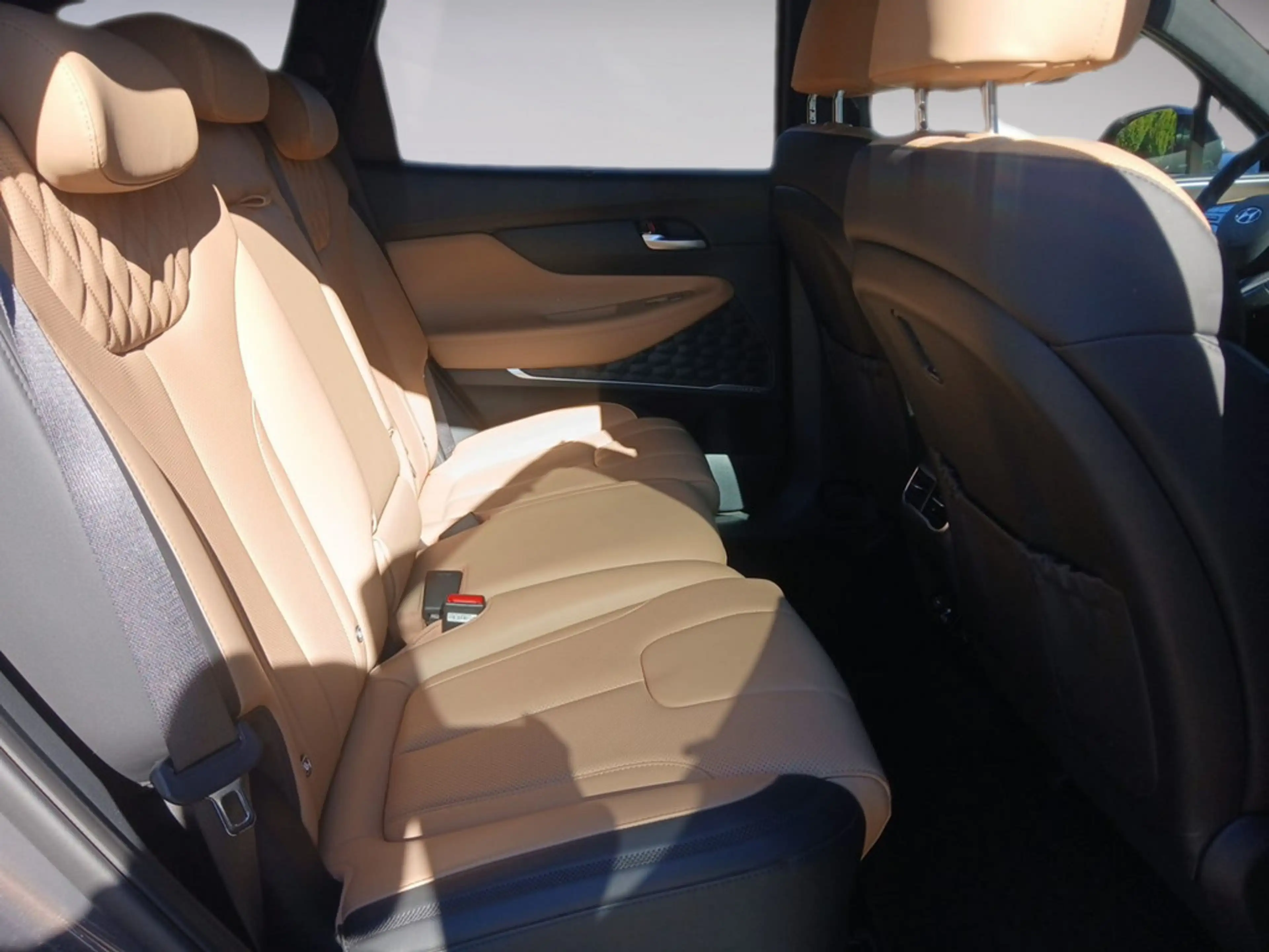 Hyundai SANTA FE 1.6 Signature Hybrid 4WD PANO 360° — photo 14