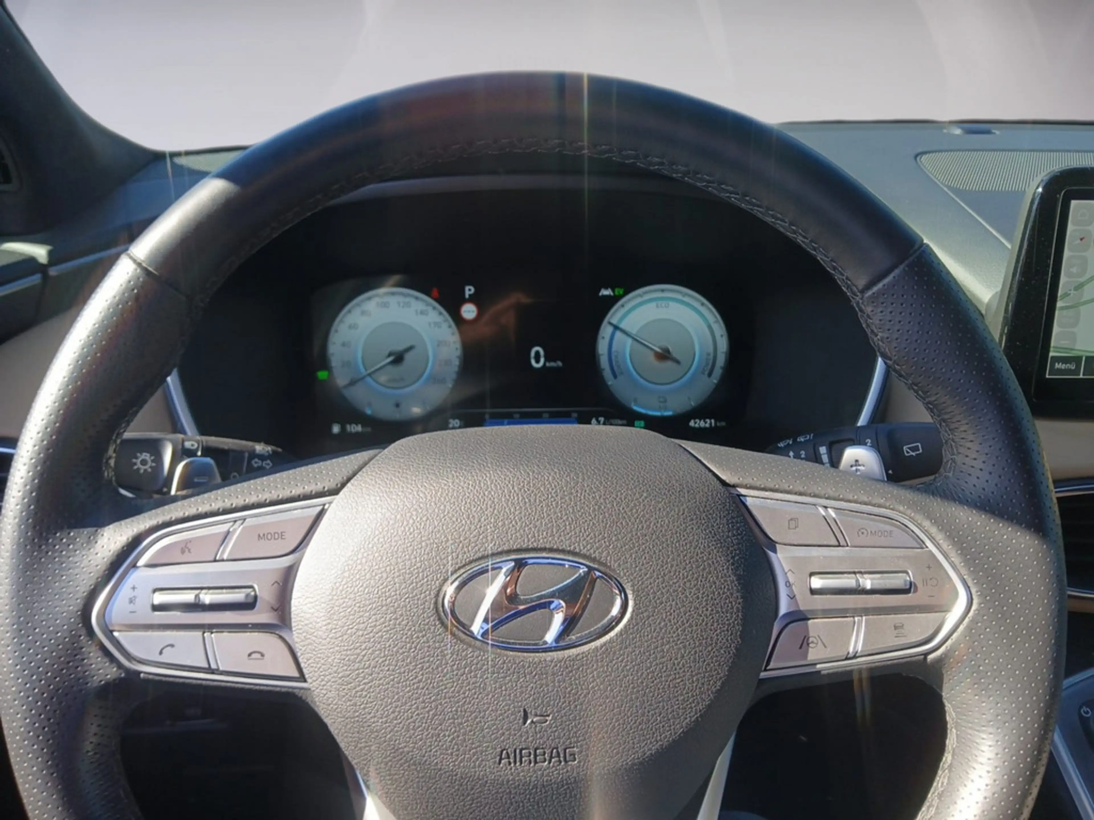 Hyundai SANTA FE 1.6 Signature Hybrid 4WD PANO 360° — photo 9