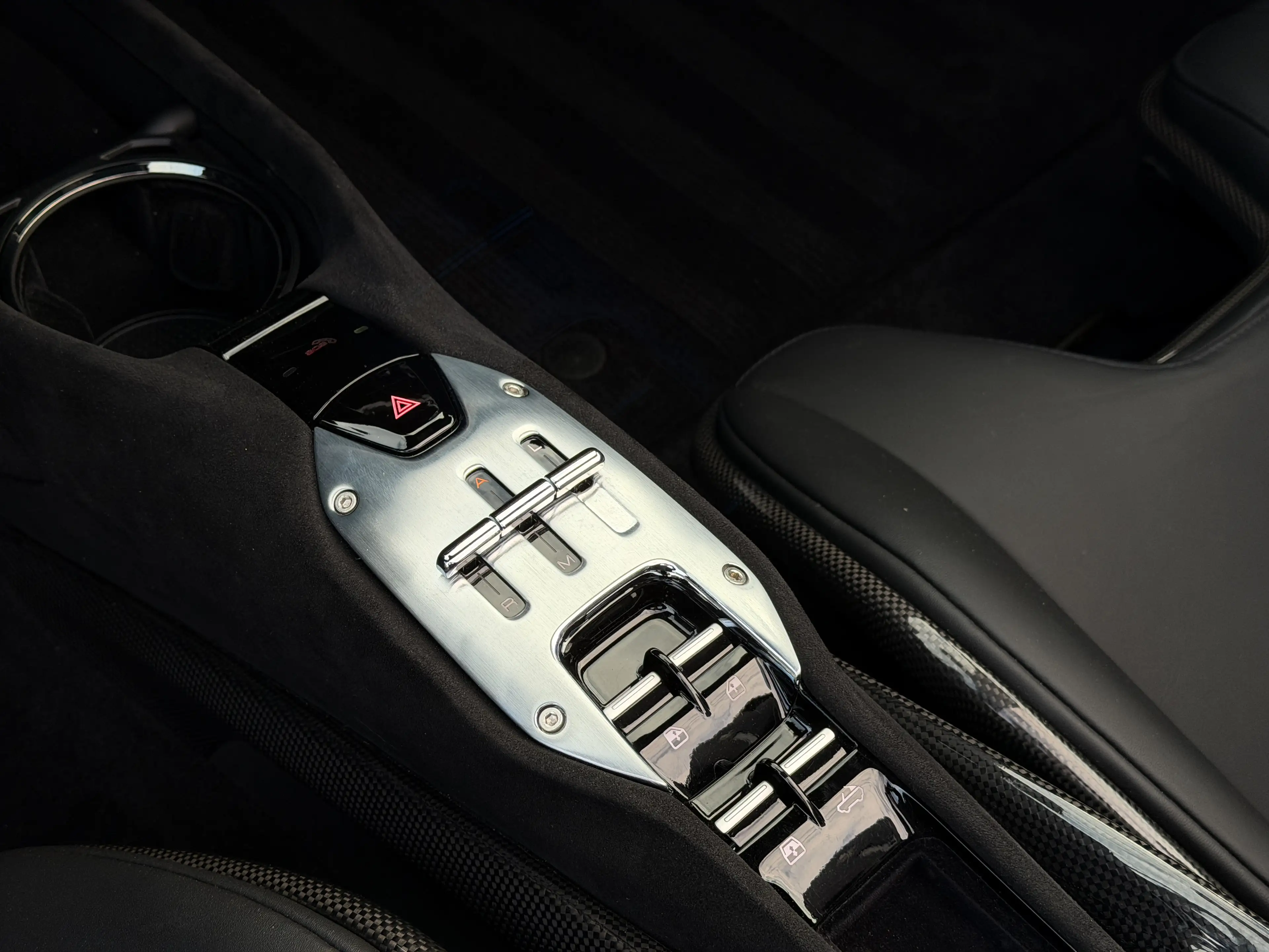Ferrari SF90 Spider FIORANO PACK//CARBON PACK//LIKE NEW 0483/47.20.60 — photo 14