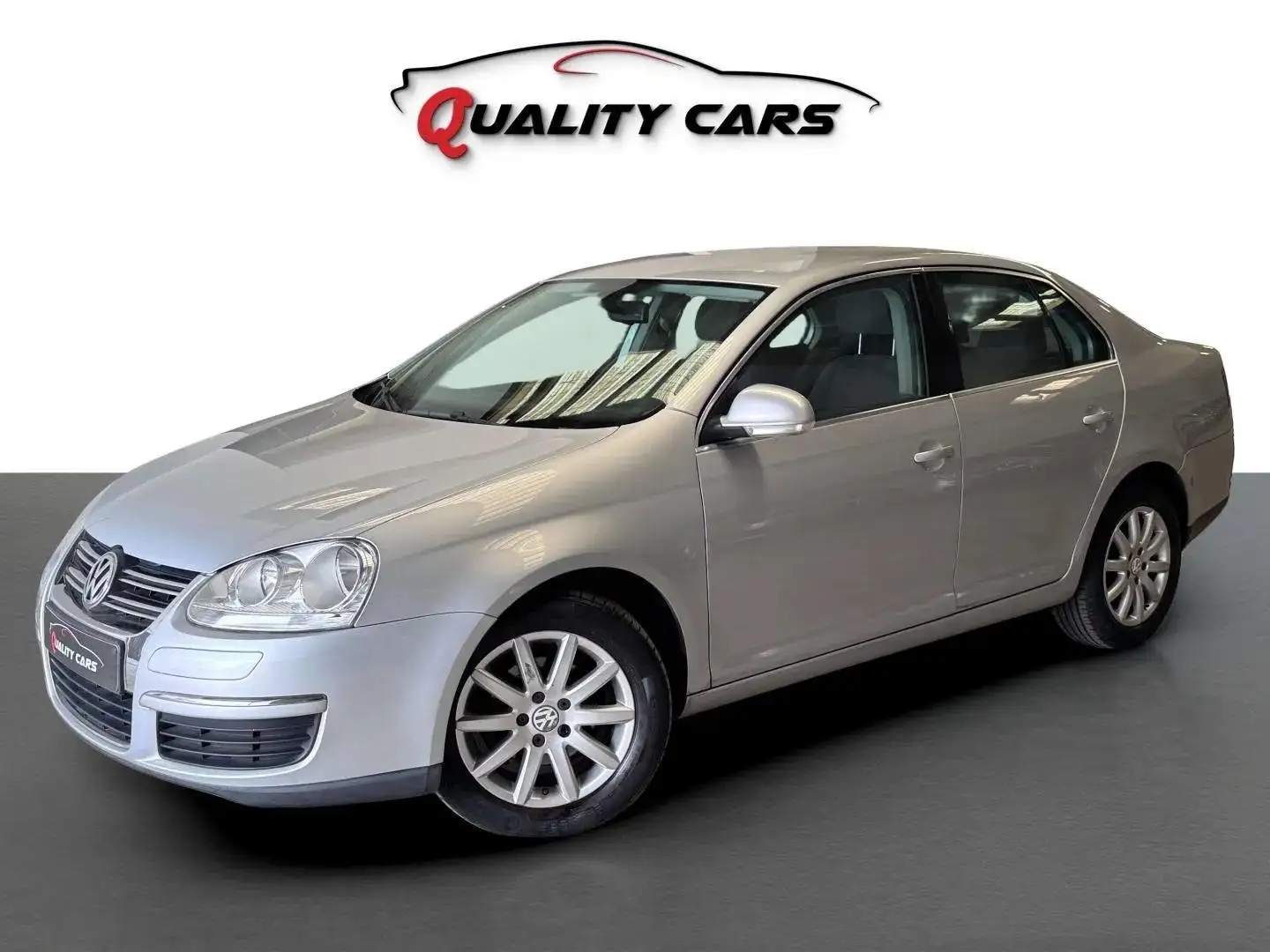 Volkswagen Jetta 1.6 FSI | 115.000 KM | Navi | Garantie Zilver - 1