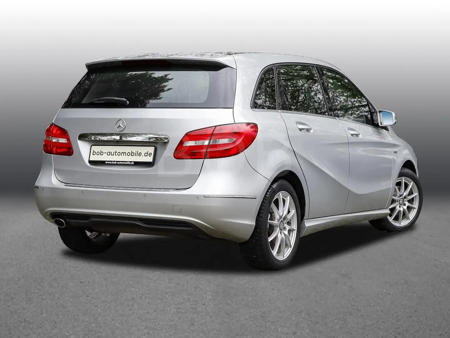 Mercedes-Benz B 180 Advanced NAVI SHZ PDC KLIMA Allwetter Срібний - 2