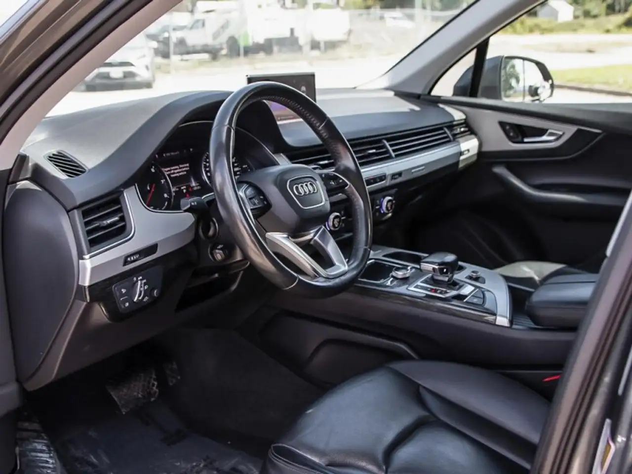 Audi Q7 снимка Audi Q7