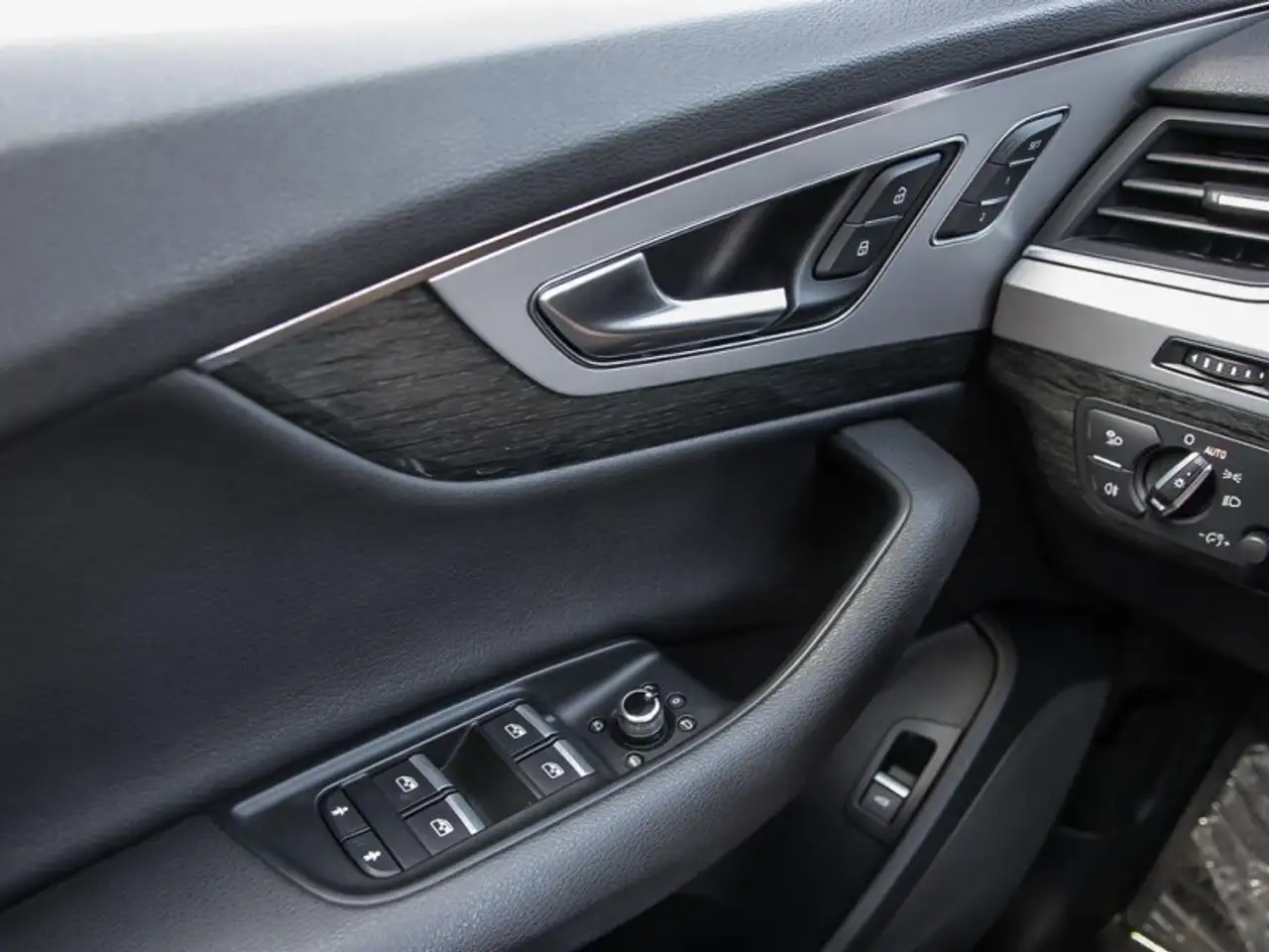 Audi Q7 снимка Audi Q7
