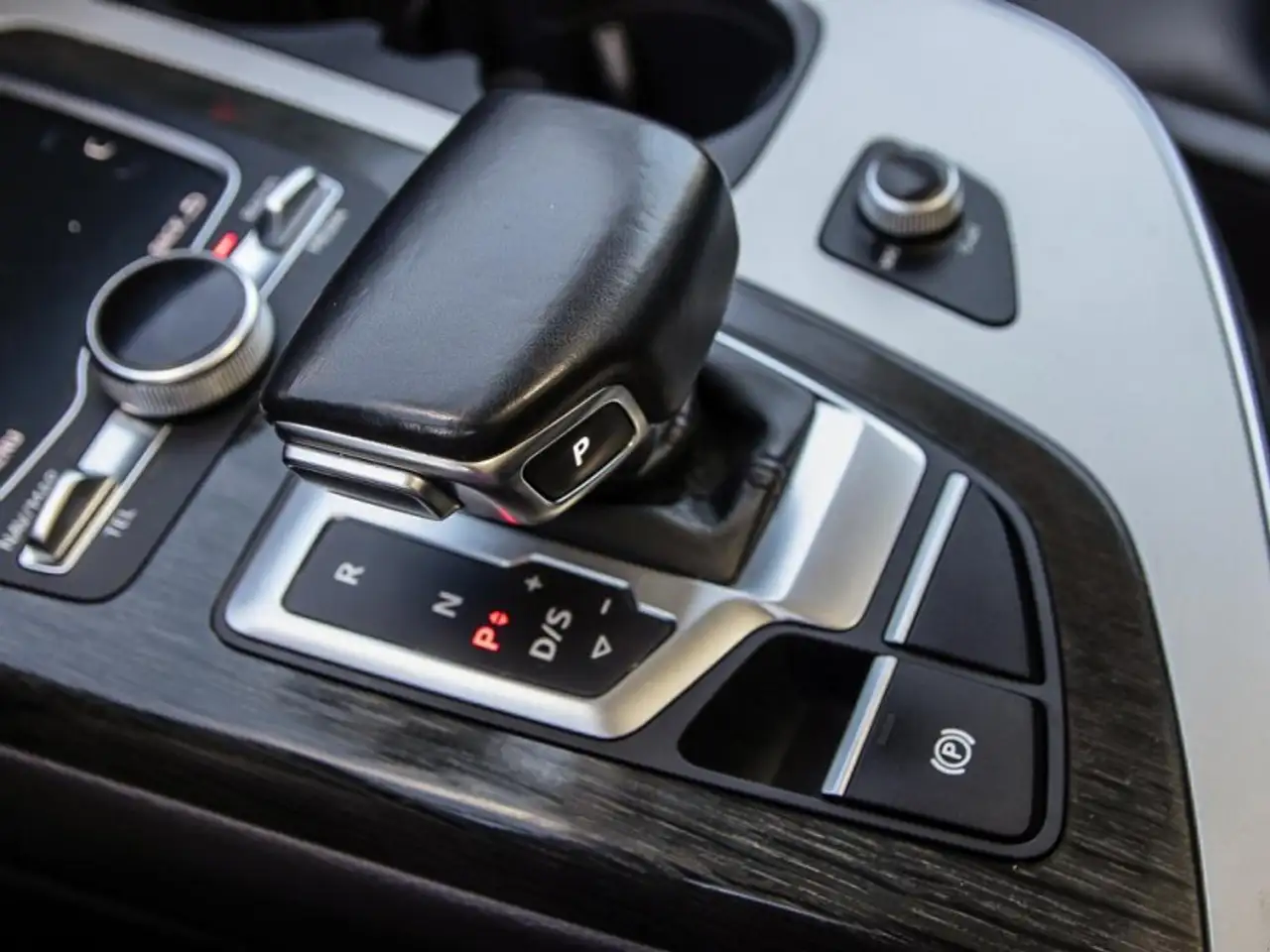 Audi Q7 снимка Audi Q7