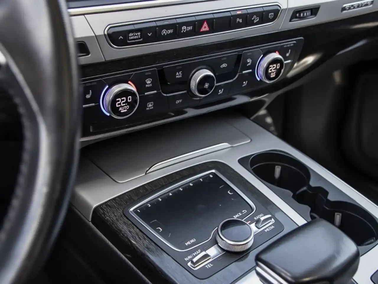 Audi Q7 снимка Audi Q7