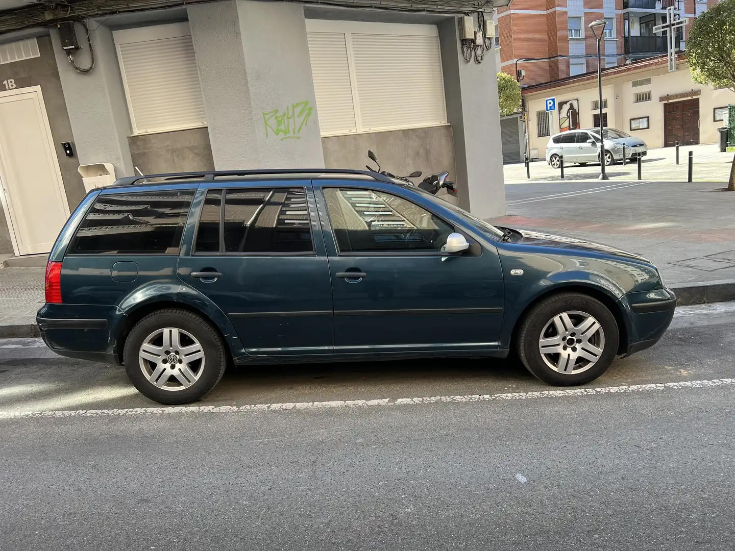 Volkswagen Golf Variant 1.6 Conceptline 105 - 1