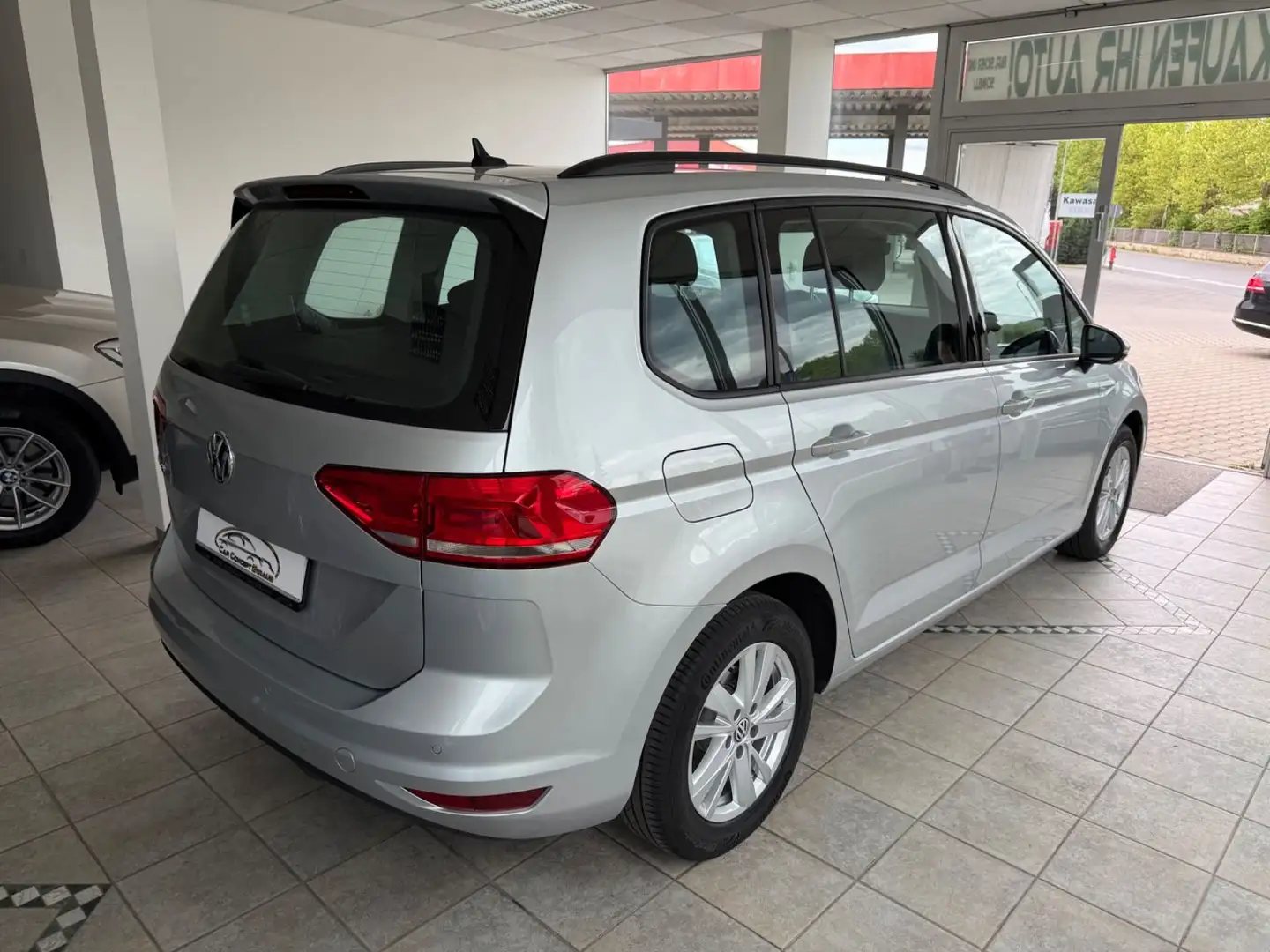 Volkswagen Touran Comfortline BMT ACC 1.HD MWST. LED DAB+ Plateado - 2