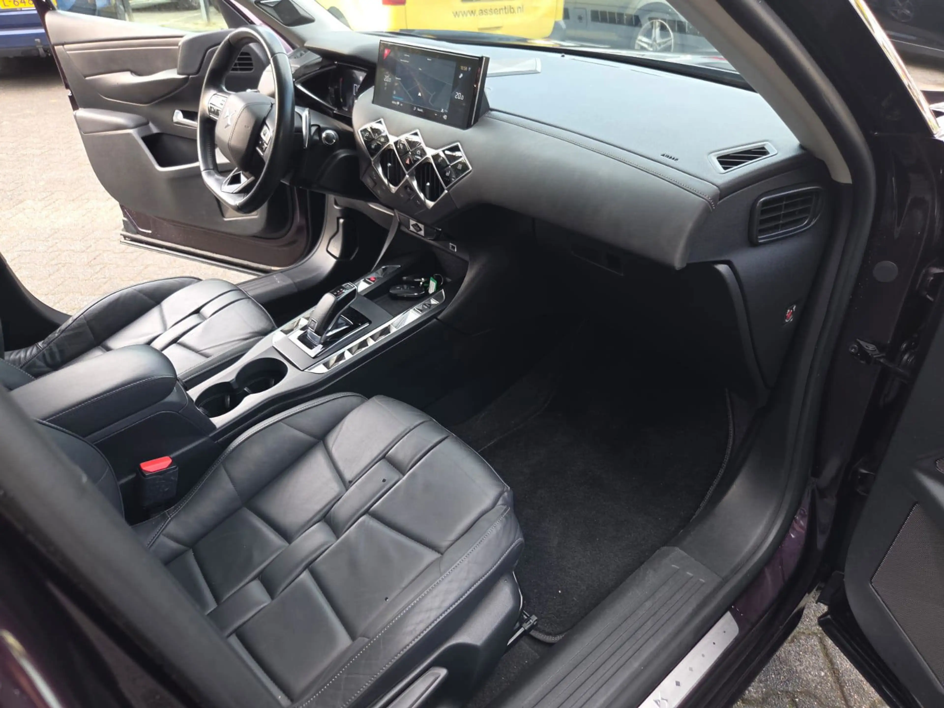 DS Automobiles DS 3 Crossback 1.2 PureTech So Chic — photo 7