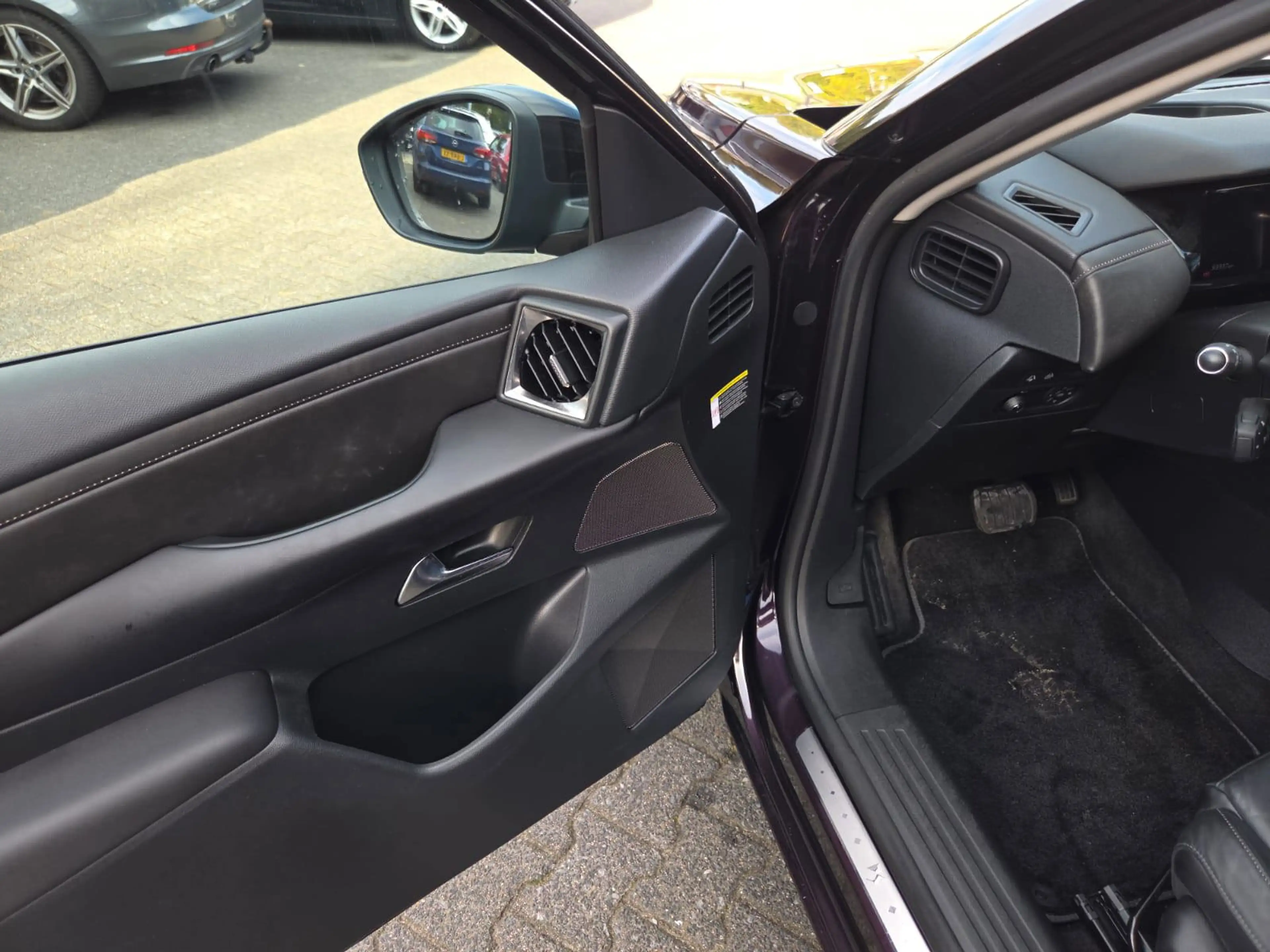 DS Automobiles DS 3 Crossback 1.2 PureTech So Chic — photo 19
