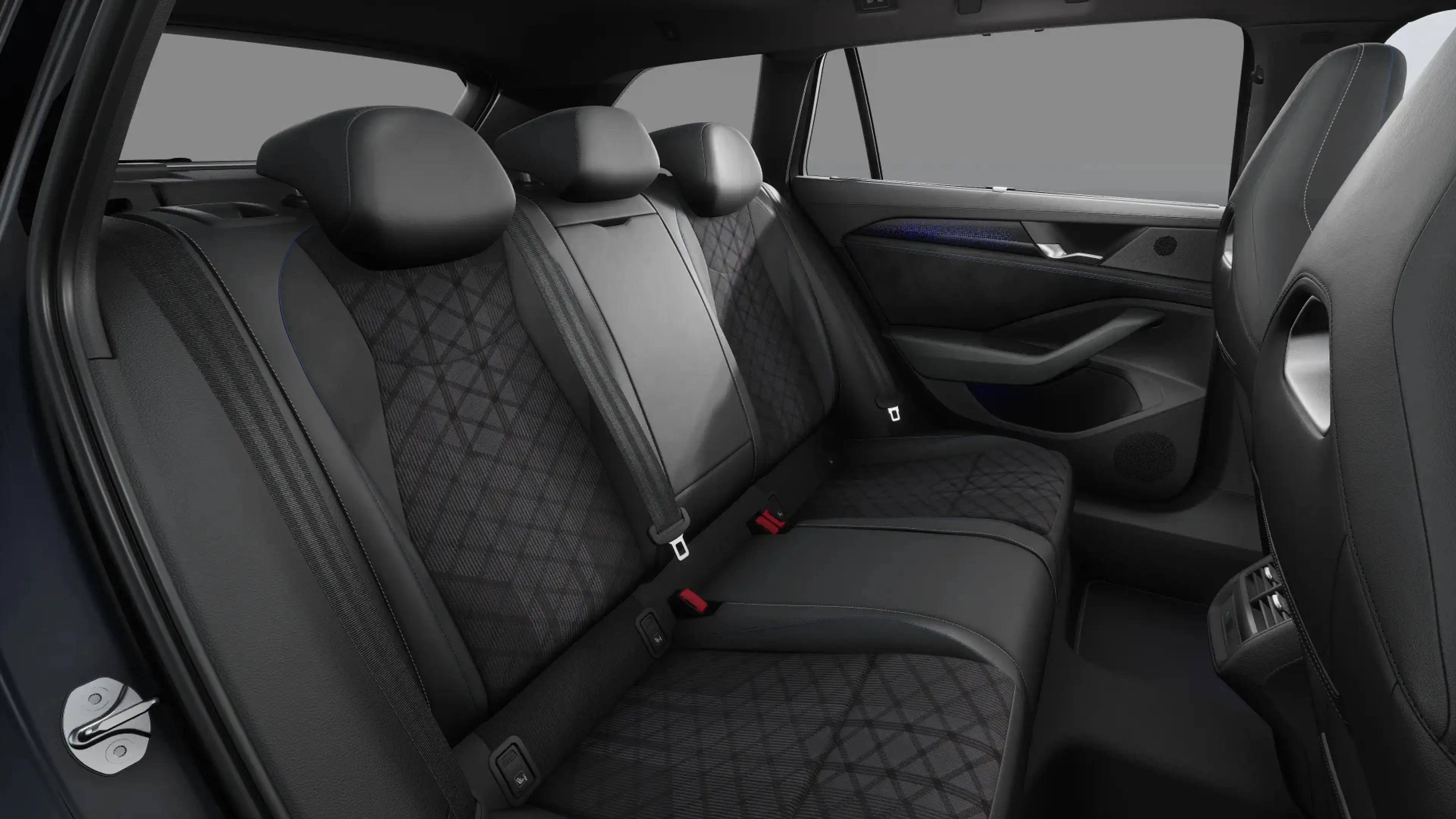 Volkswagen Passat Variant 1.5 eHybrid 204 6DSG R-Line Edition | 'App-Connect — photo 12