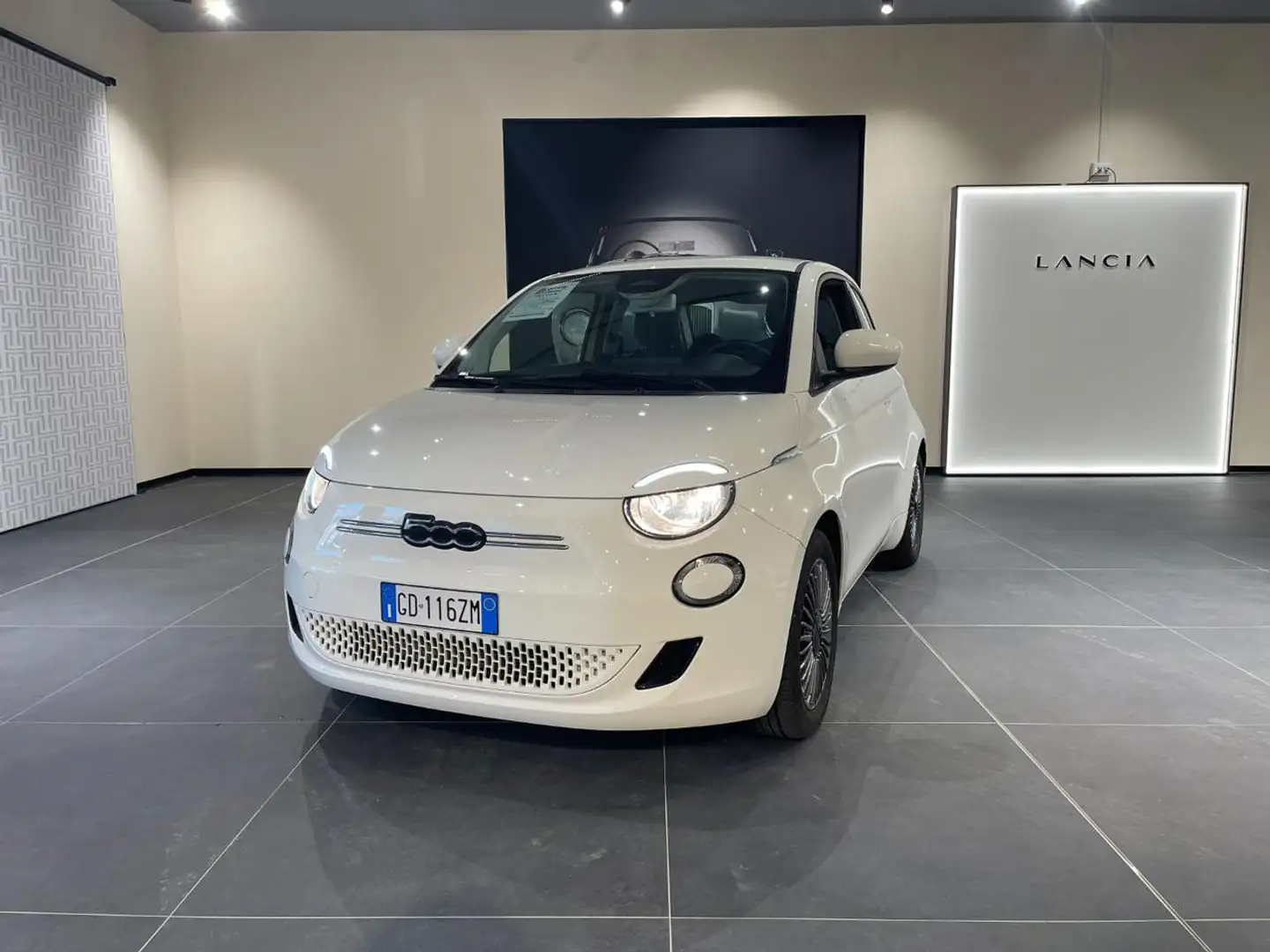Fiat 500e Action Berlina 23,65 kWh Wit - 1