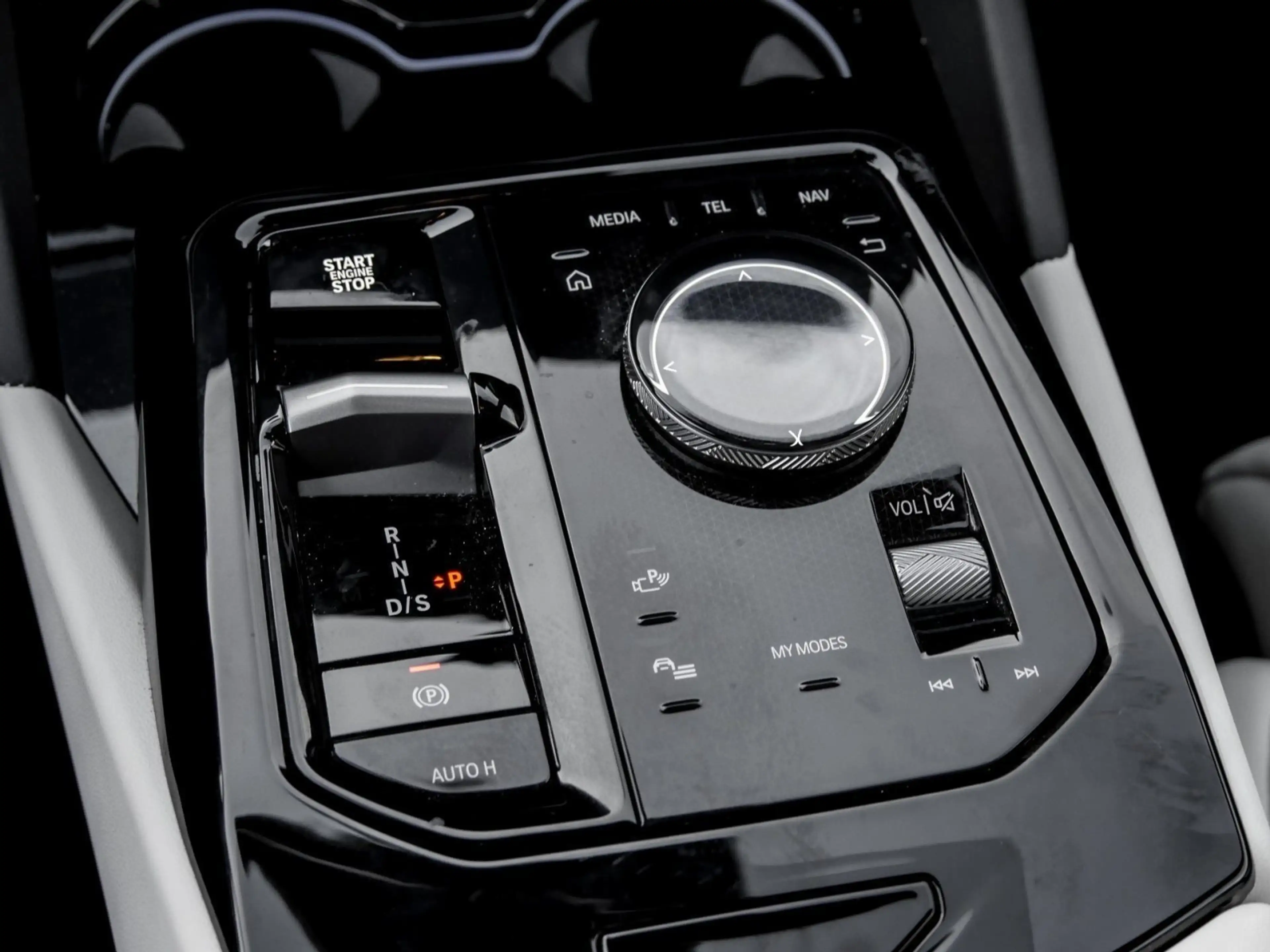 BMW 540 d xDrive M Sport AHK Pano B&W ACC DA+ PA+ — photo 10