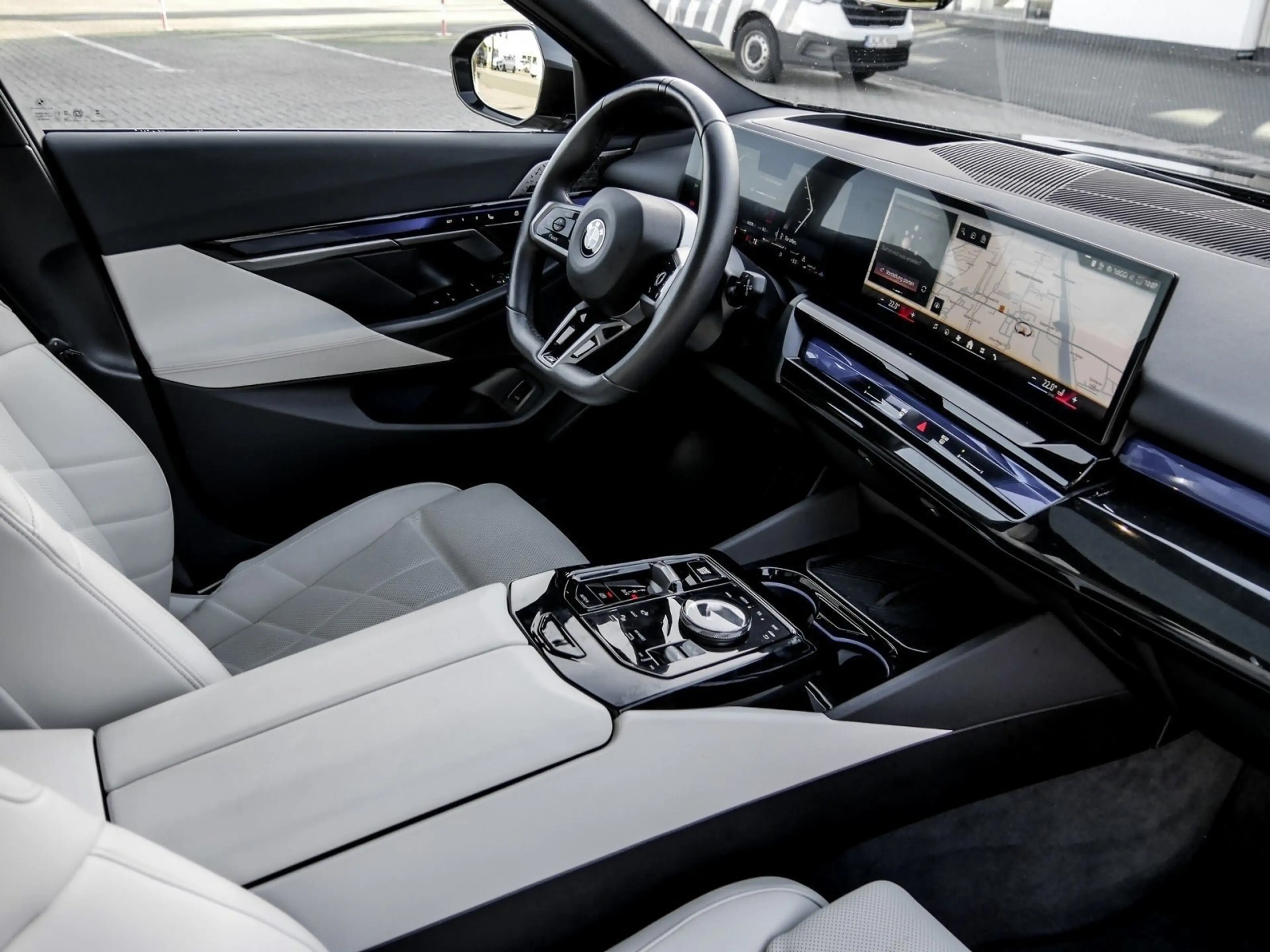 BMW 540 d xDrive M Sport AHK Pano B&W ACC DA+ PA+ — photo 3