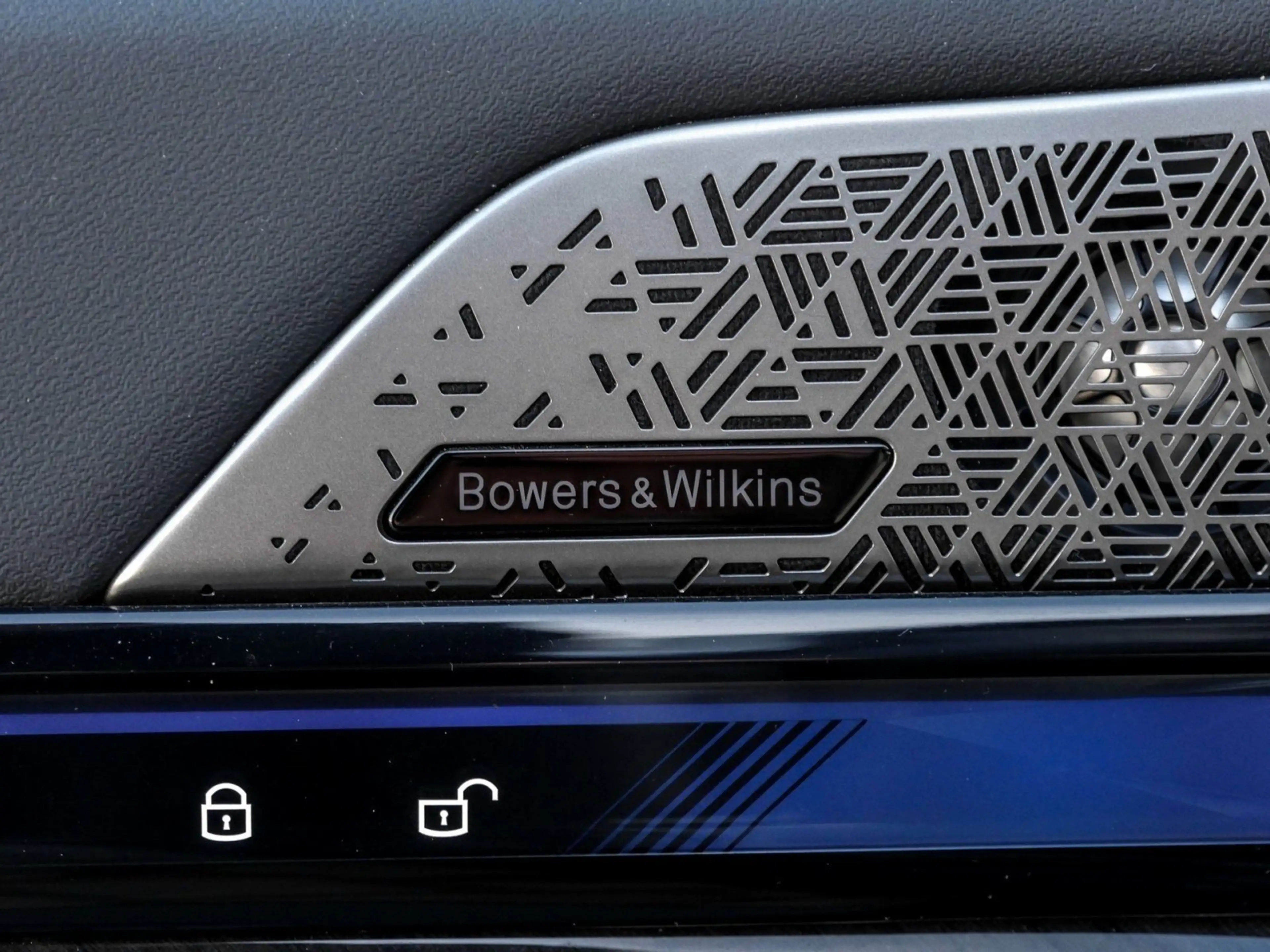 BMW 540 d xDrive M Sport AHK Pano B&W ACC DA+ PA+ — photo 12
