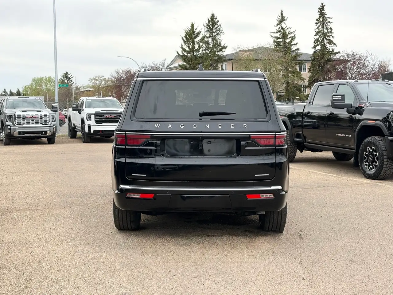 Jeep Wagoneer photo Jeep Wagoneer