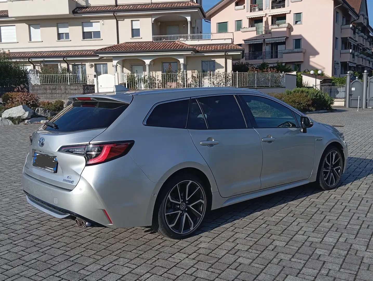 Toyota Corolla Touring Sports 2.0h Lounge cvt - 2
