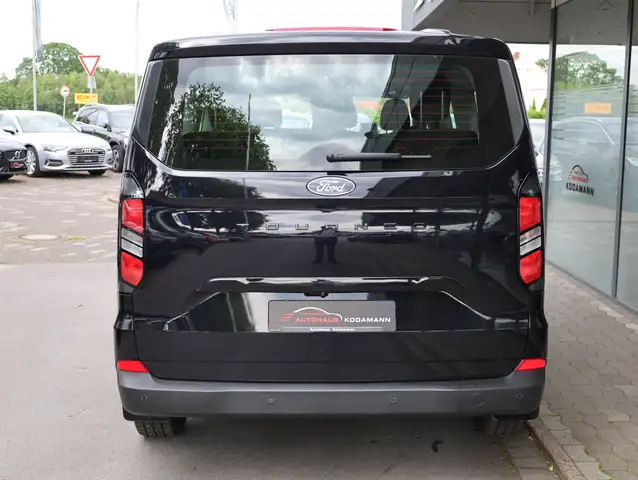 Ford Transit Custom view 9