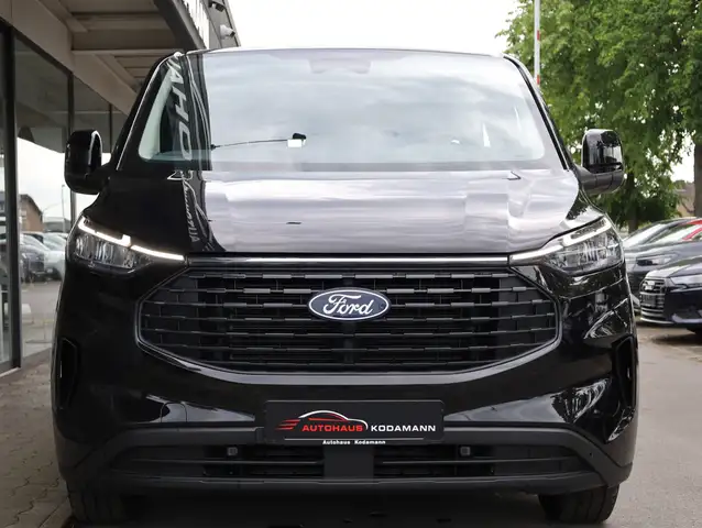 Ford Transit Custom view 4