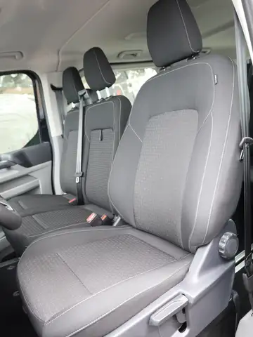 Ford Transit Custom view 13