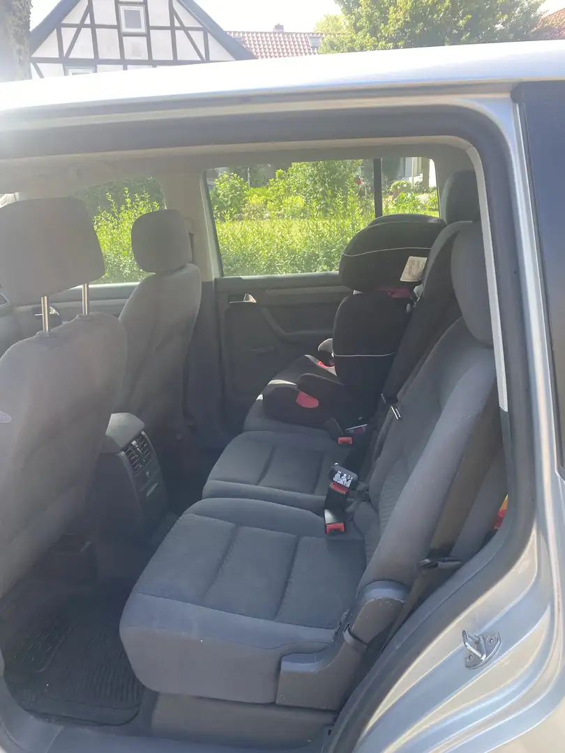 Volkswagen Touran 1.6 FSI - 2
