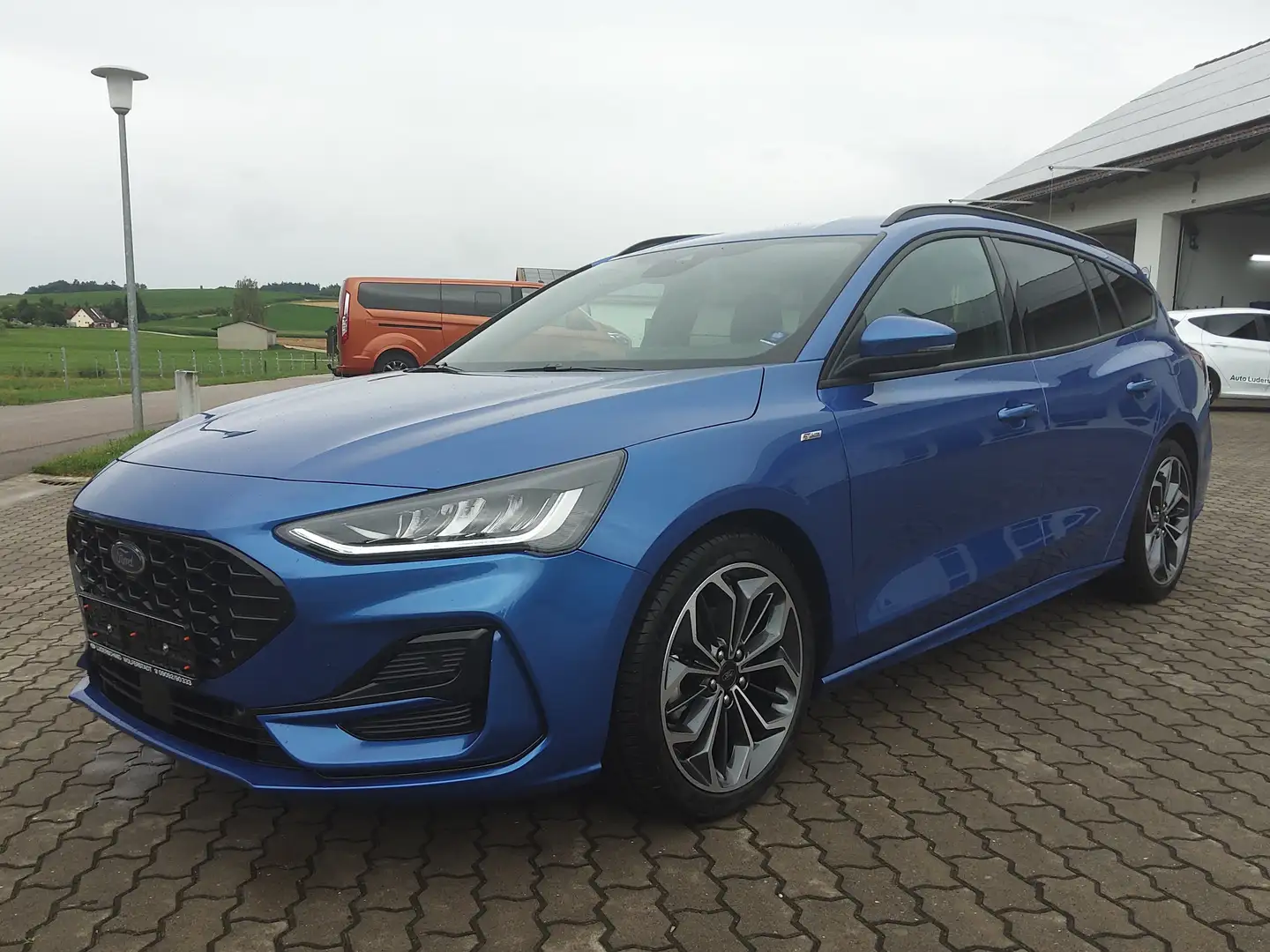 Ford Focus ST-Line X Blau - 2