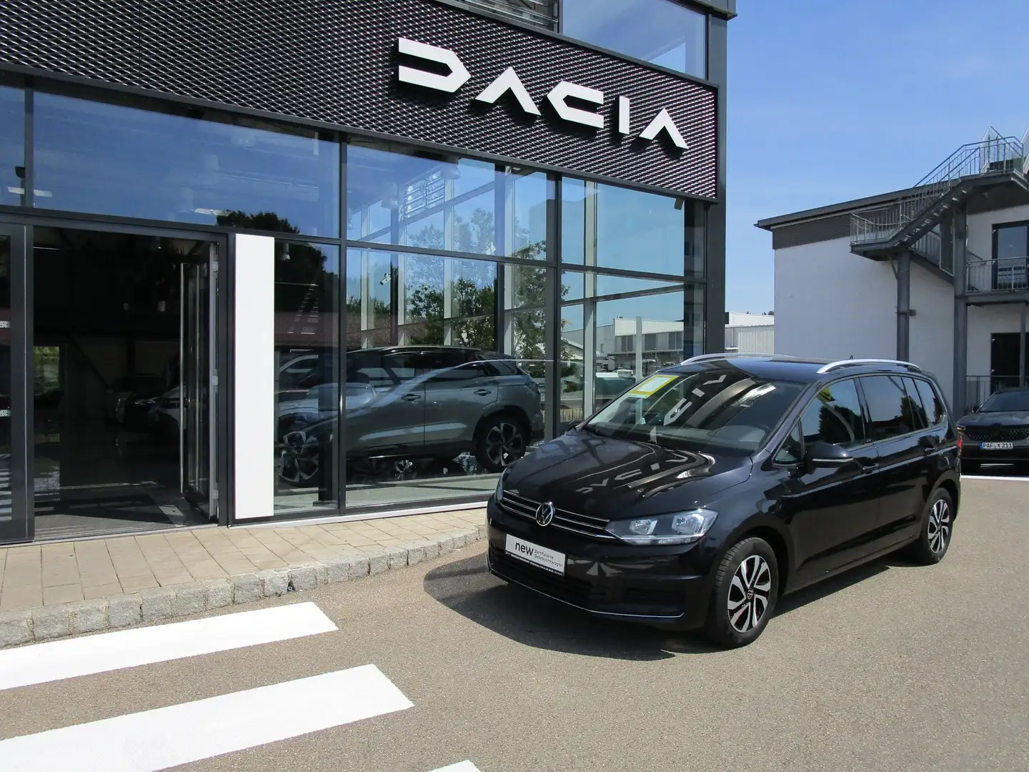 Volkswagen Touran 1.5 TSI Active OPF DSG 7-Sitze ACC ALLWETTERREIFEN Schwarz - 1