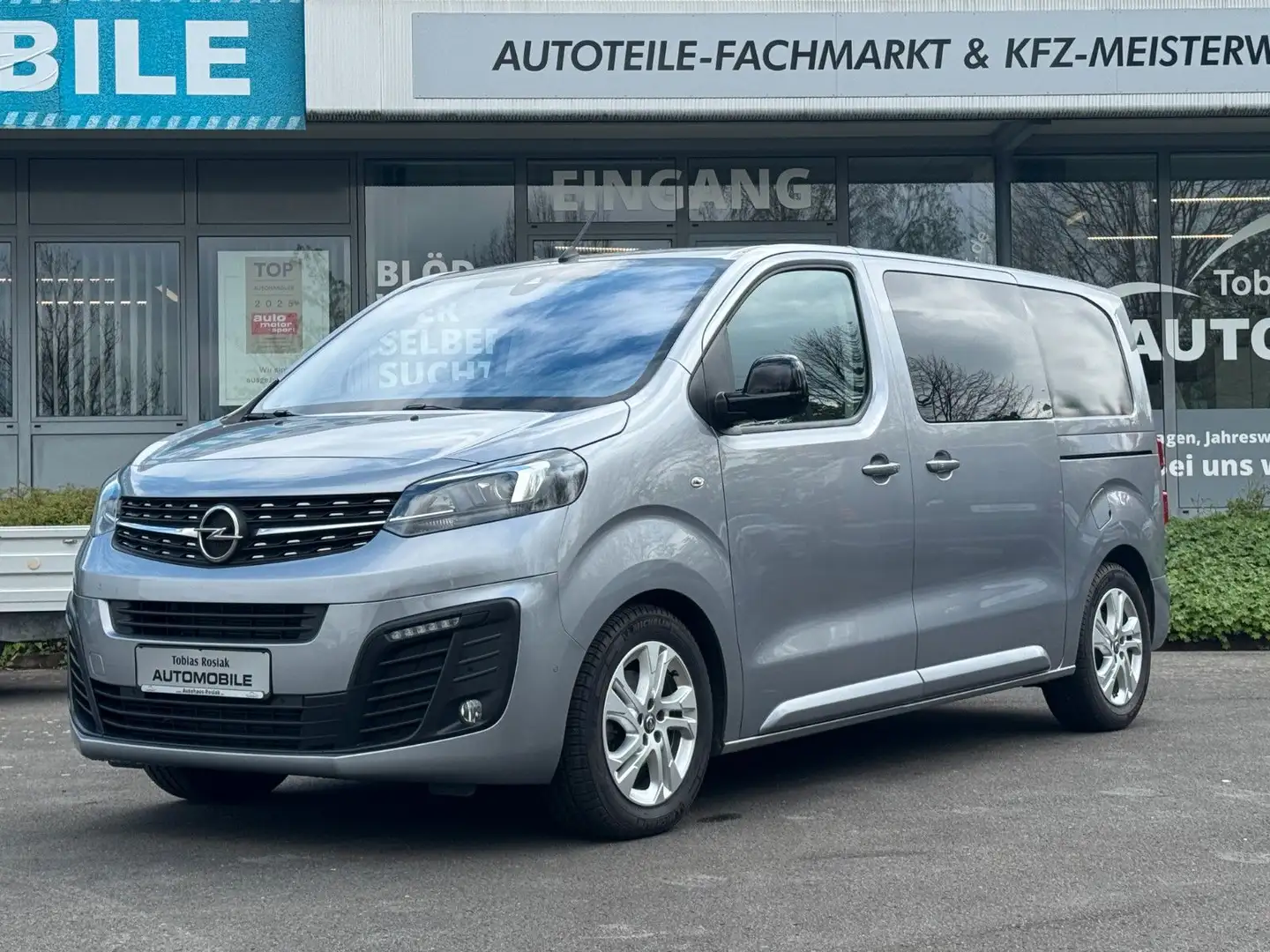 Opel Vivaro Kasten Edition M DoKa Standhz Xenon ACC Grau - 2