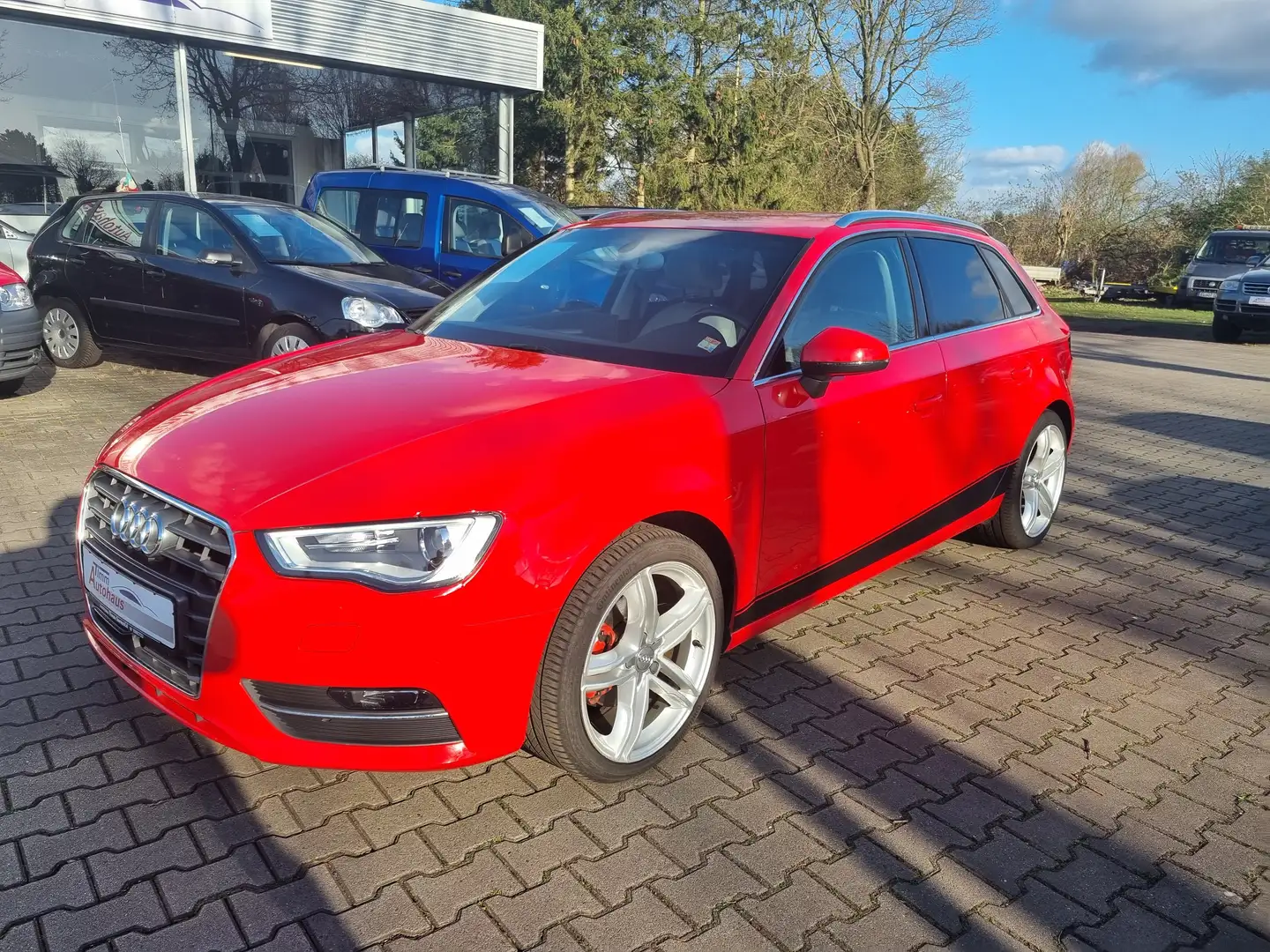 Audi A3 ambiente Sportback Rot - 1
