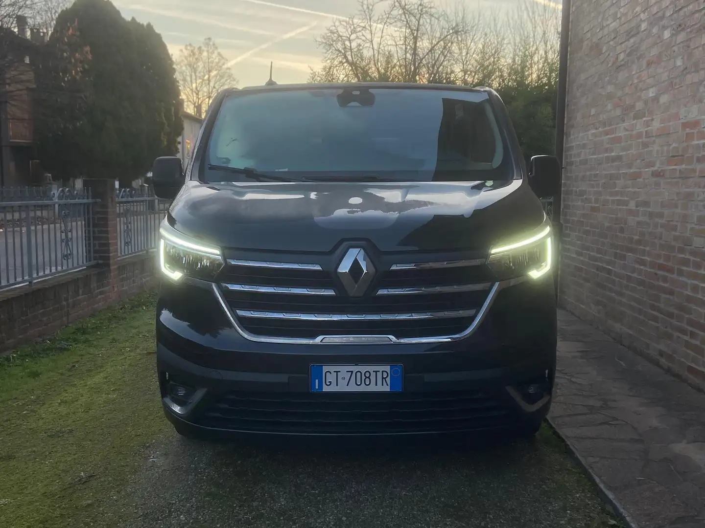 Renault Trafic Van 6 Posti N1 Automatik 2.0 dci 150cv Iva Exclusa Schwarz - 2