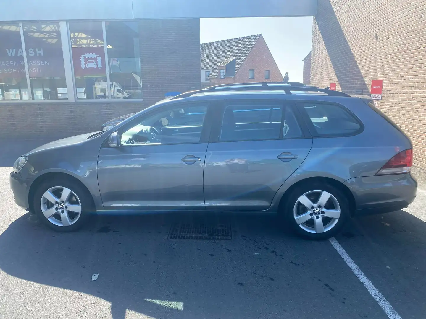 Volkswagen Golf Variant Golf Variant 1.6 TDI DPF Trendline Grijs - 2