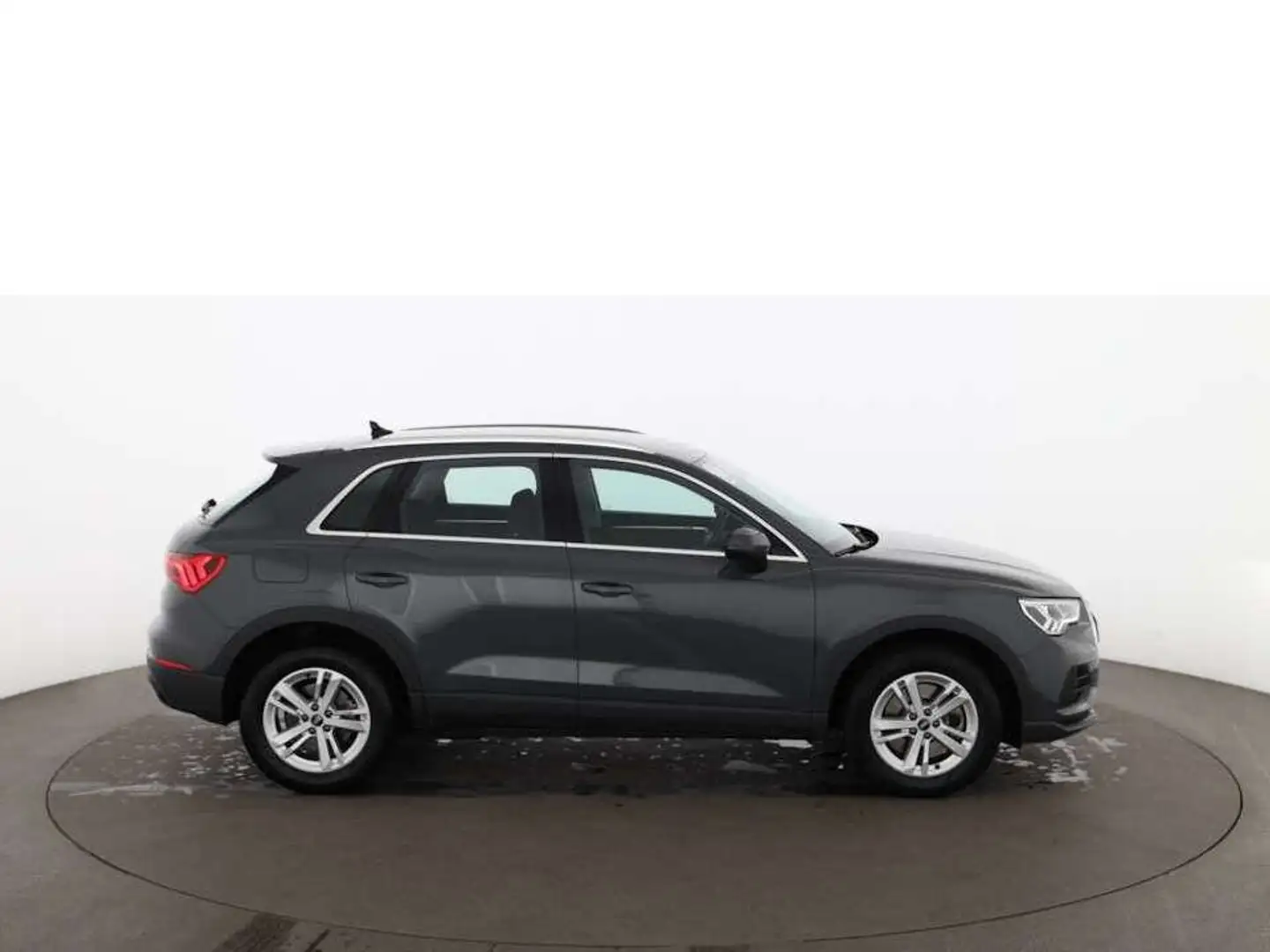 Audi Q3 45 TFSI e Aut LED AHK NAVI ASSIST R-CAM TEMP Grau - 2