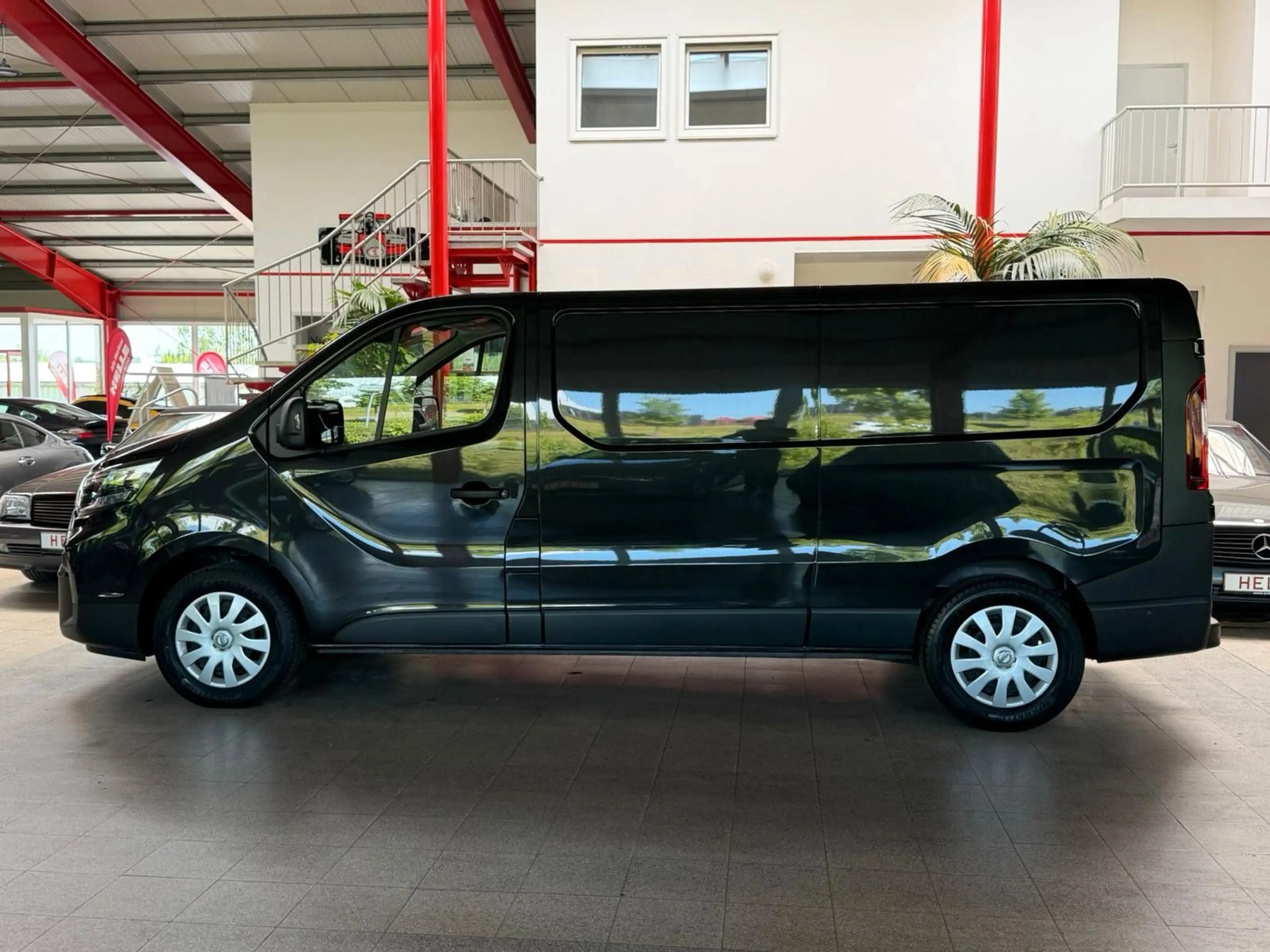 Nissan Primastar Kastenwagen L2H1 3,0t N-Connecta — photo 10