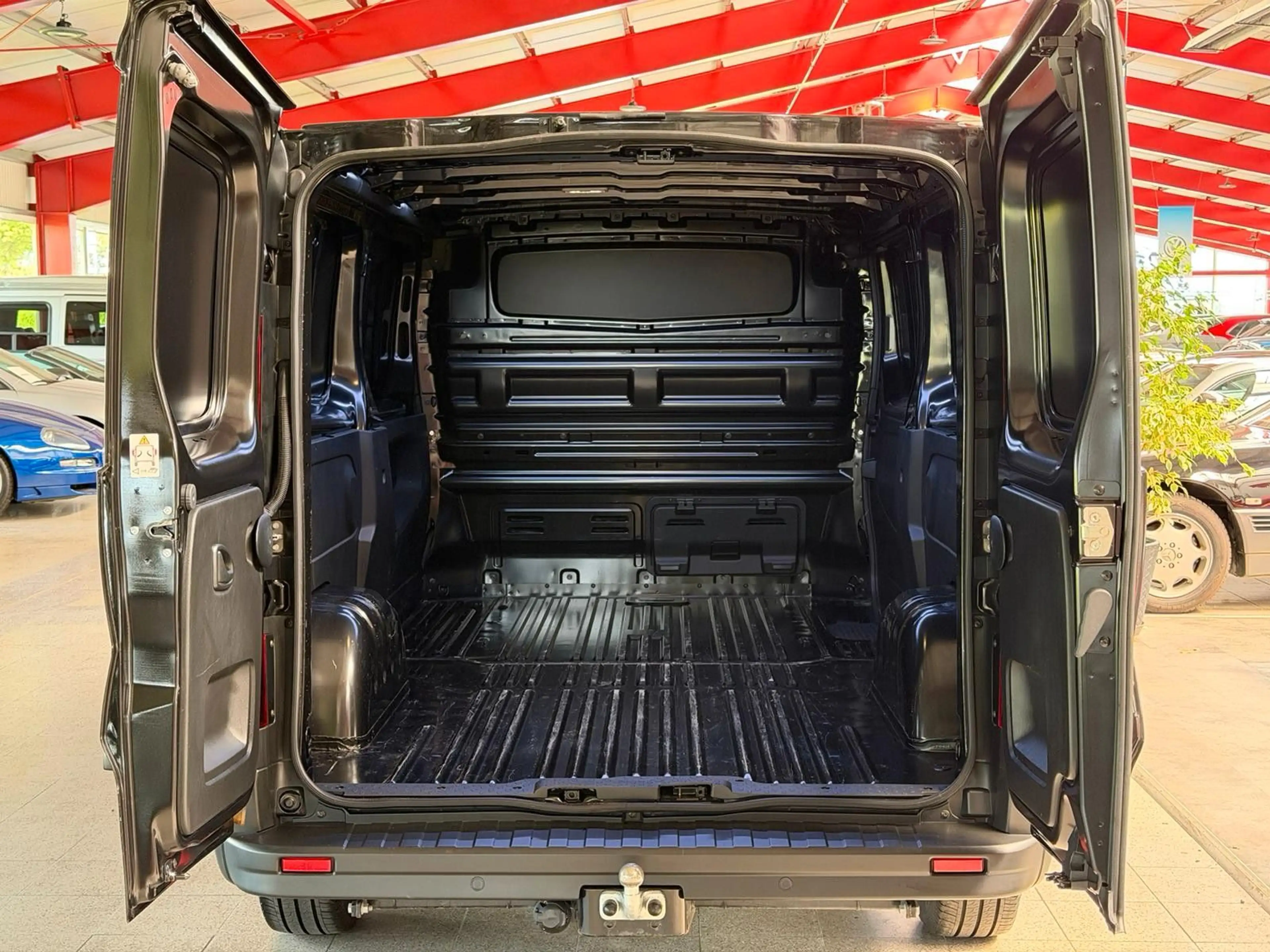 Nissan Primastar Kastenwagen L2H1 3,0t N-Connecta — photo 7