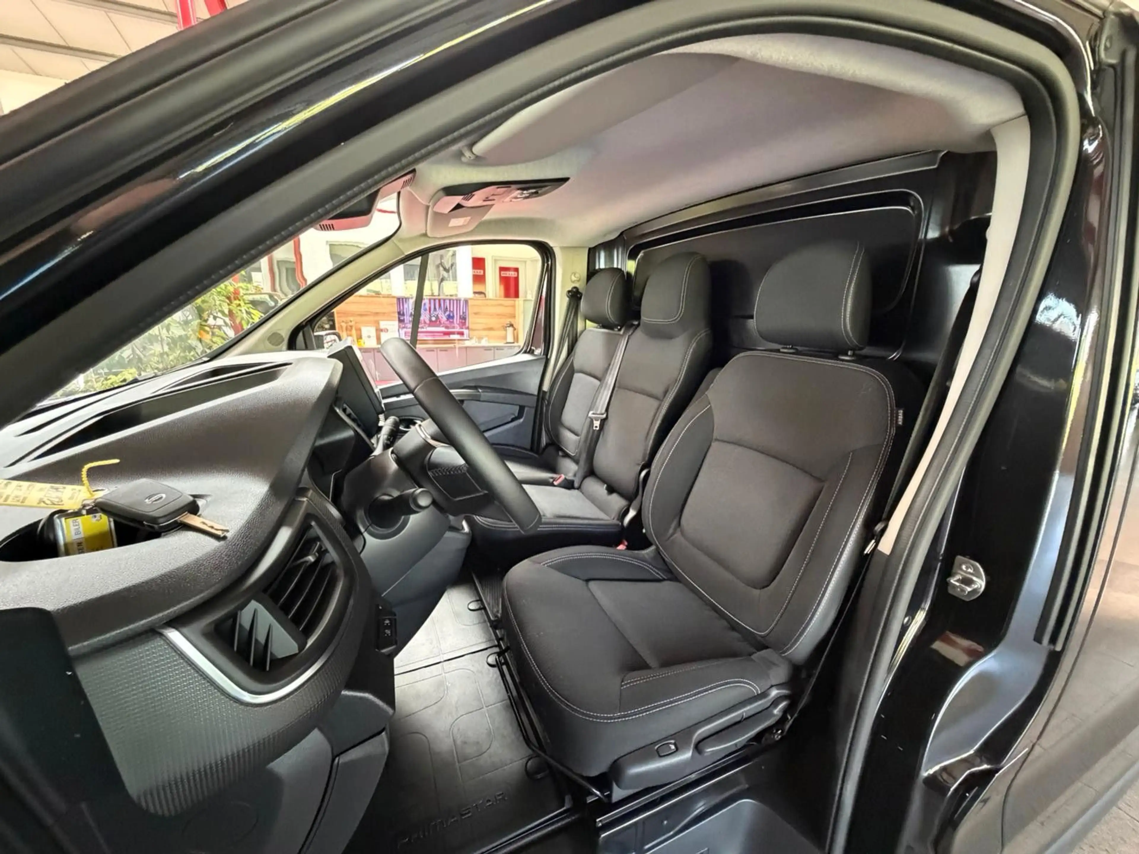 Nissan Primastar Kastenwagen L2H1 3,0t N-Connecta — photo 12