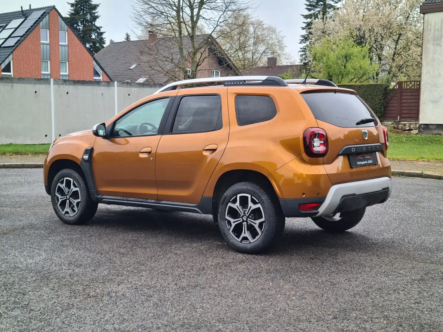 Dacia Duster II Prestige 1.6 *1.Hand*wenig km*Tüv Neu* Orange - 2