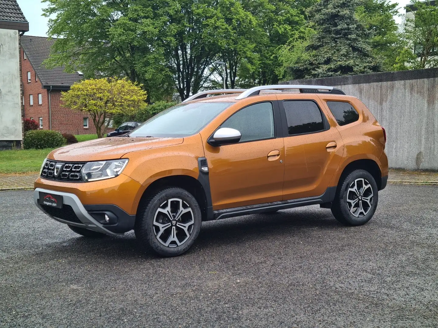 Dacia Duster II Prestige 1.6 *1.Hand*wenig km*Tüv Neu* Orange - 1