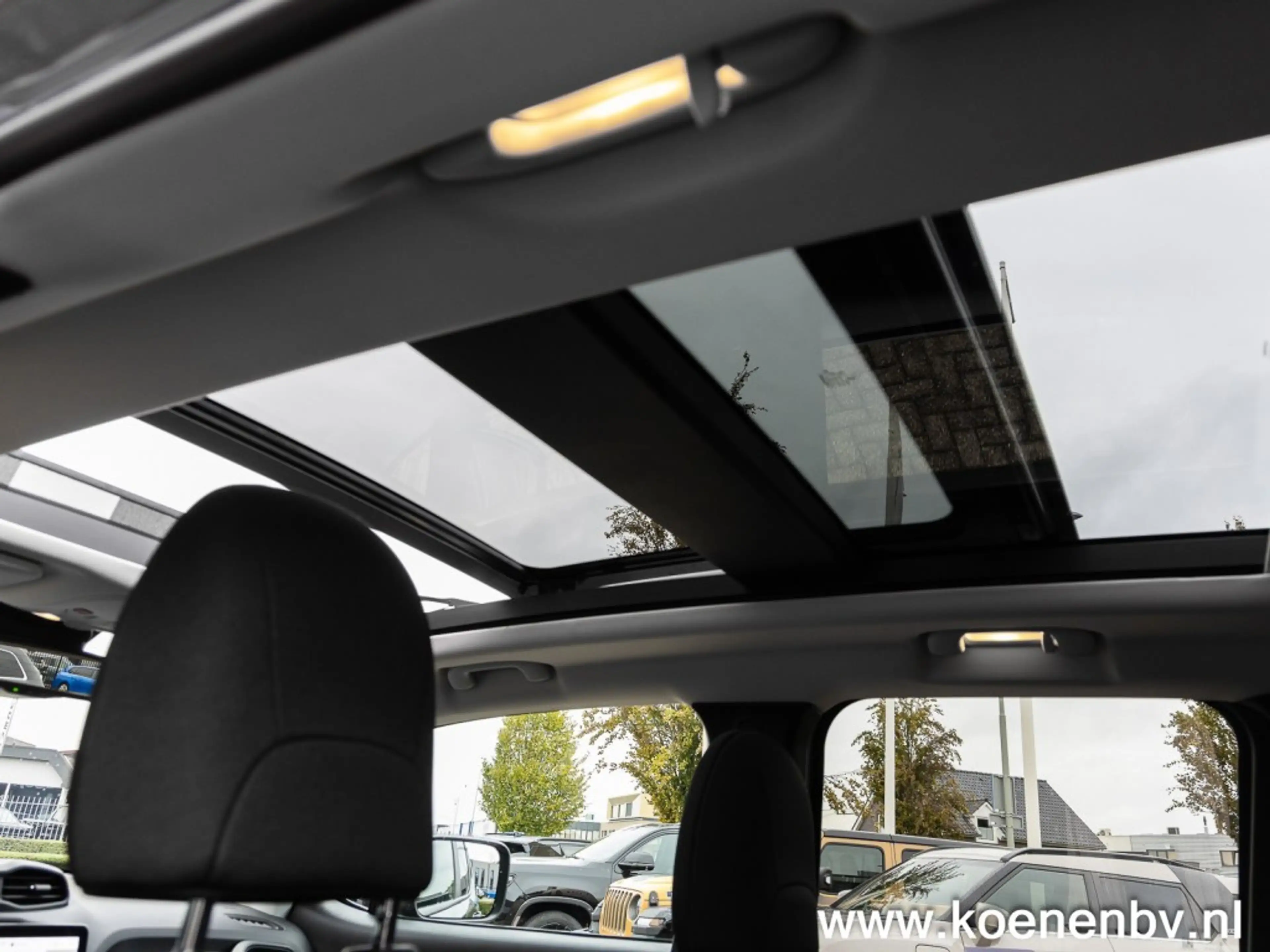 Jeep Renegade 4XE 240pk Auto PHEV North Star PANO / CLIMA / ADAP — photo 13