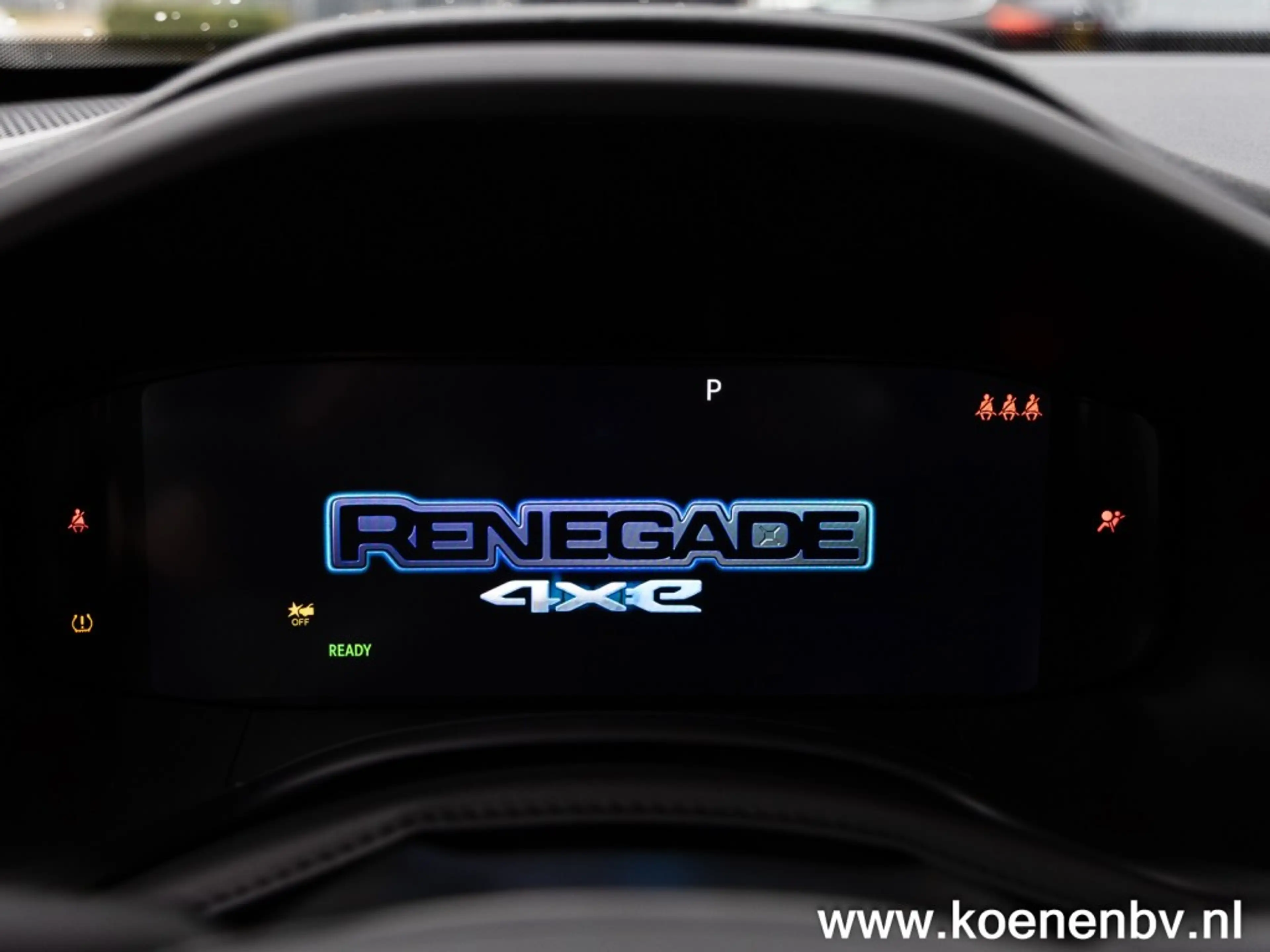 Jeep Renegade 4XE 240pk Auto PHEV North Star PANO / CLIMA / ADAP — photo 24
