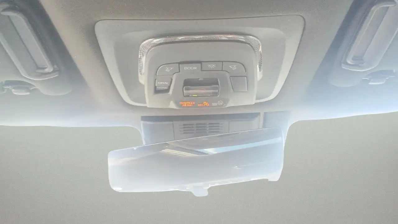 Subaru Solterra снимка Subaru Solterra