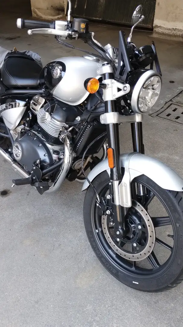 Royal Enfield Super Meteor 650 Grigio - 2