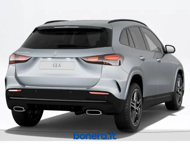 Mercedes-Benz Gla view 3
