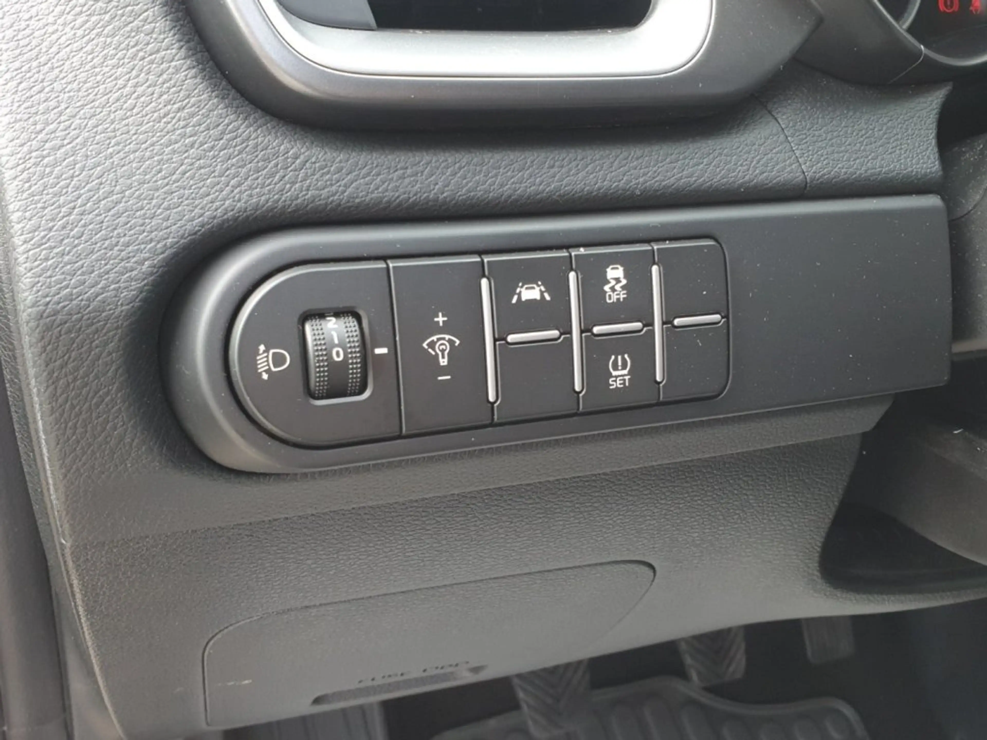 Kia XCeed 1,0 TGDI GPF Silber — photo 10